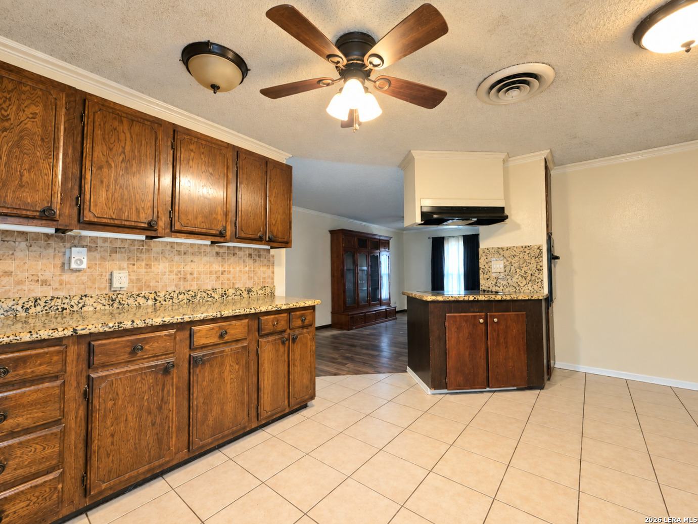 807 Frio, Cotulla, TX 78014 — photo 2