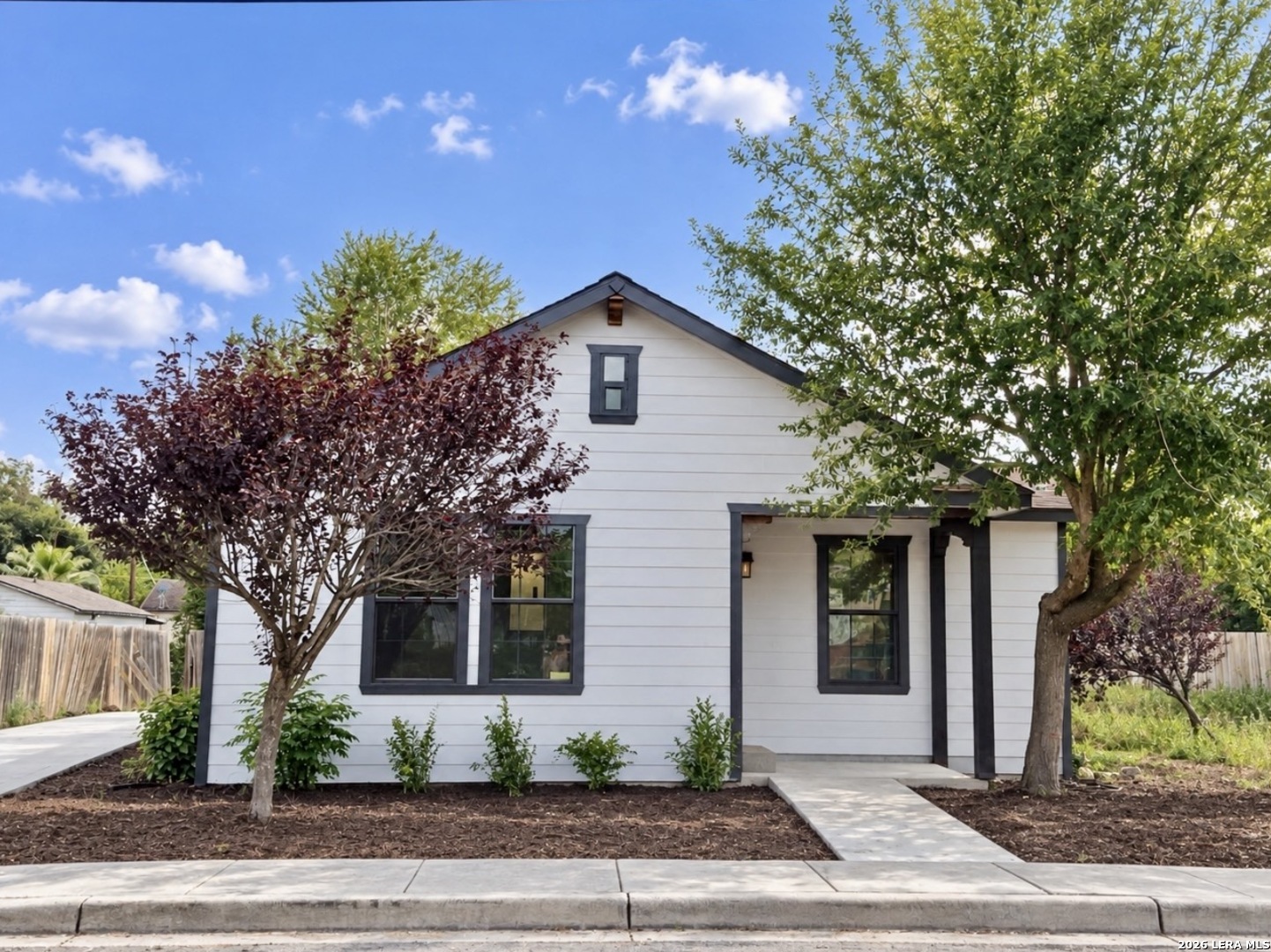 910 Potomac — photo
