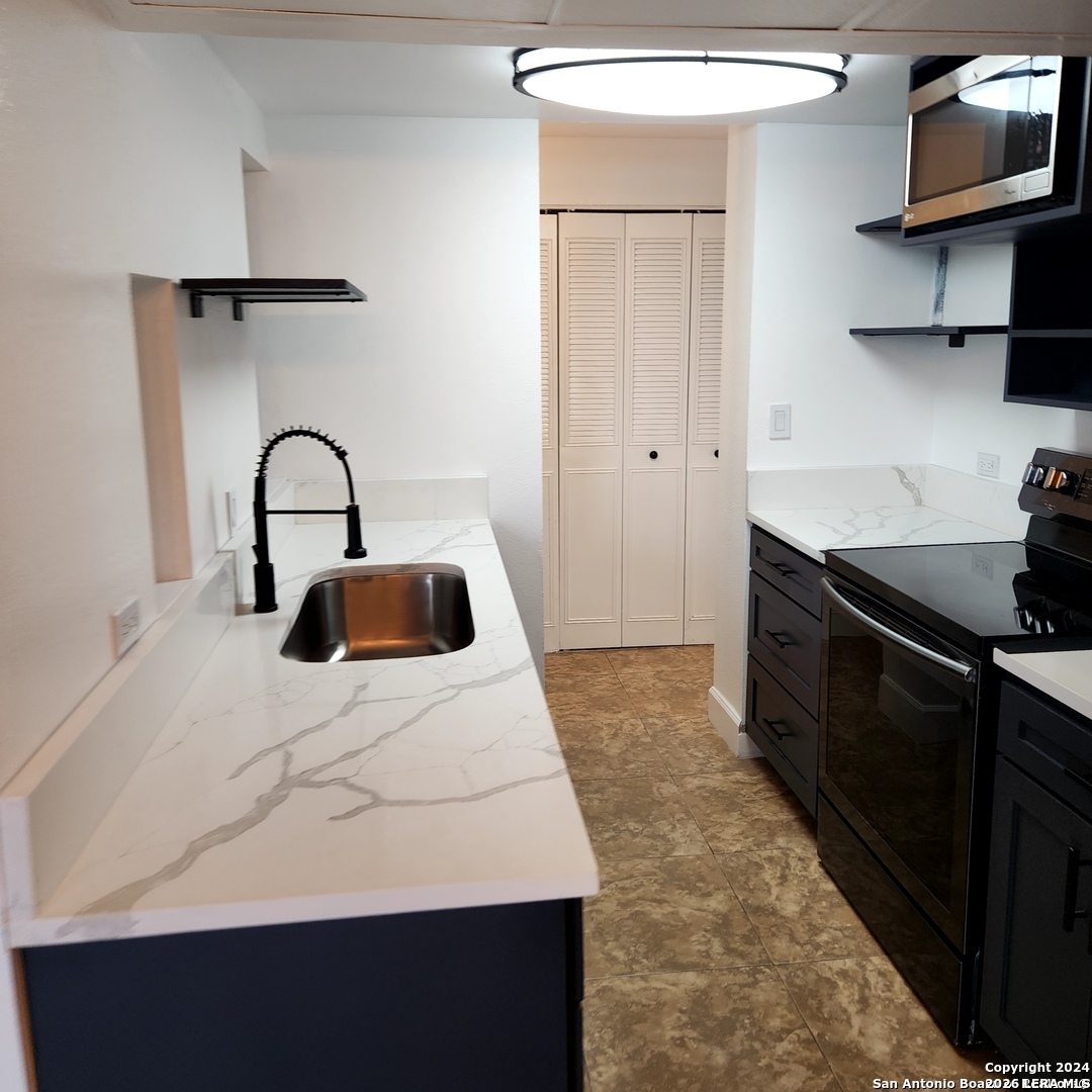 7039 San Pedro Avenue 603 — photo