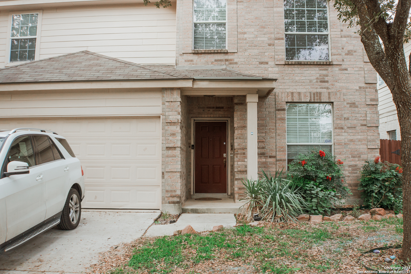 13707 Riverbank Pass — photo