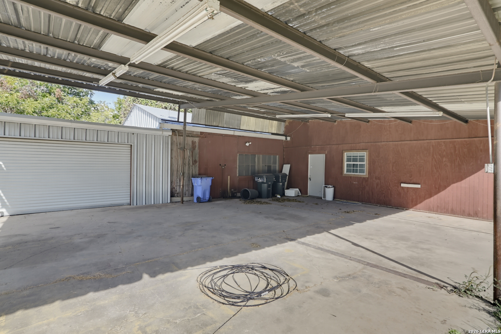 206 E Pine, Seguin, TX 78155 — photo 2
