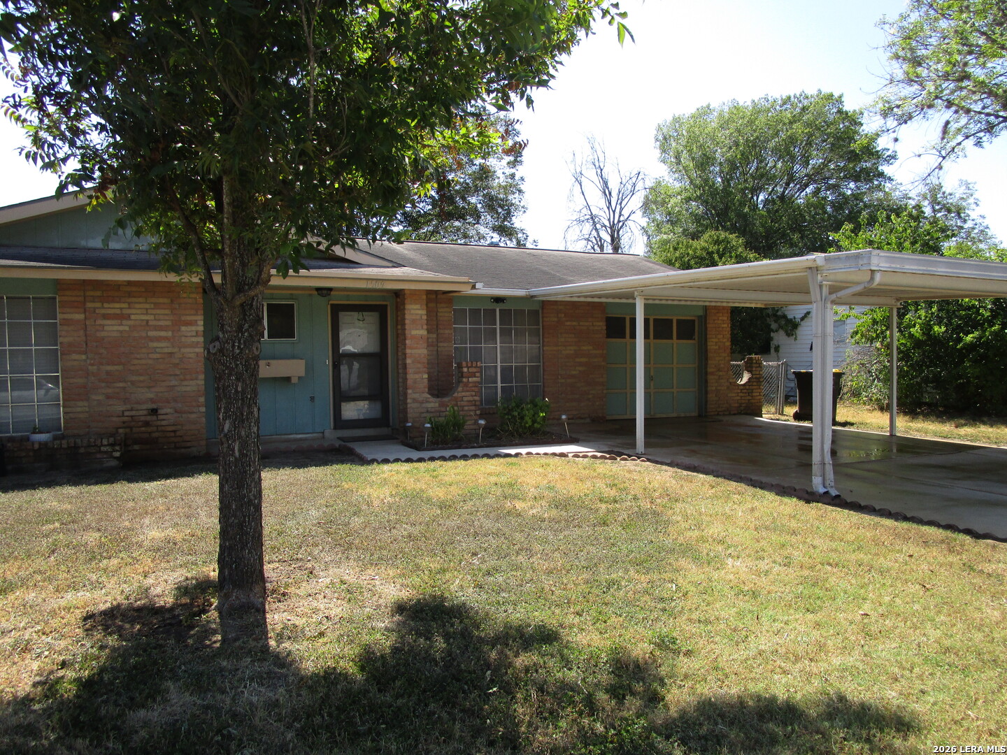 1509 Oak Street — photo