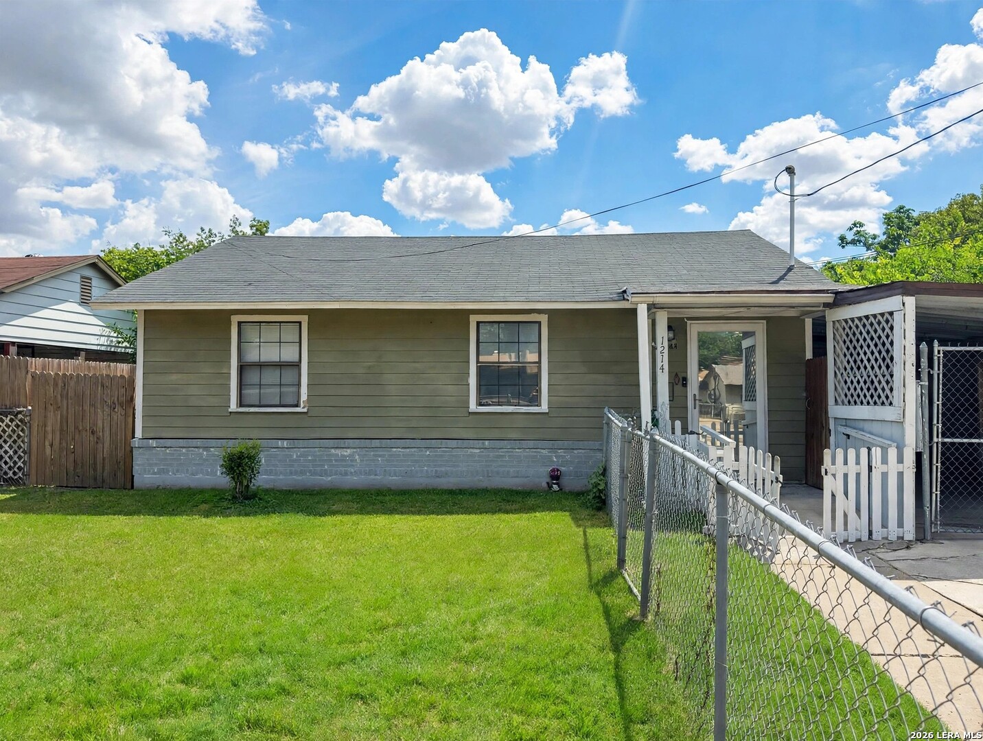 1214 McCauley — photo