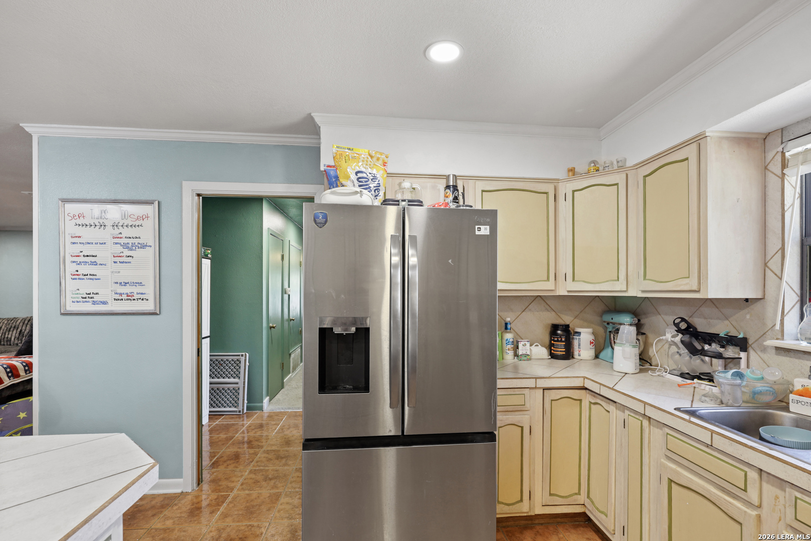 116 E Bluebonnet Drive, Uvalde, TX 78801 — photo 3