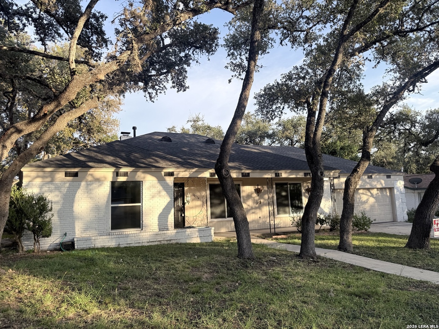 10714 Janet Lee — photo