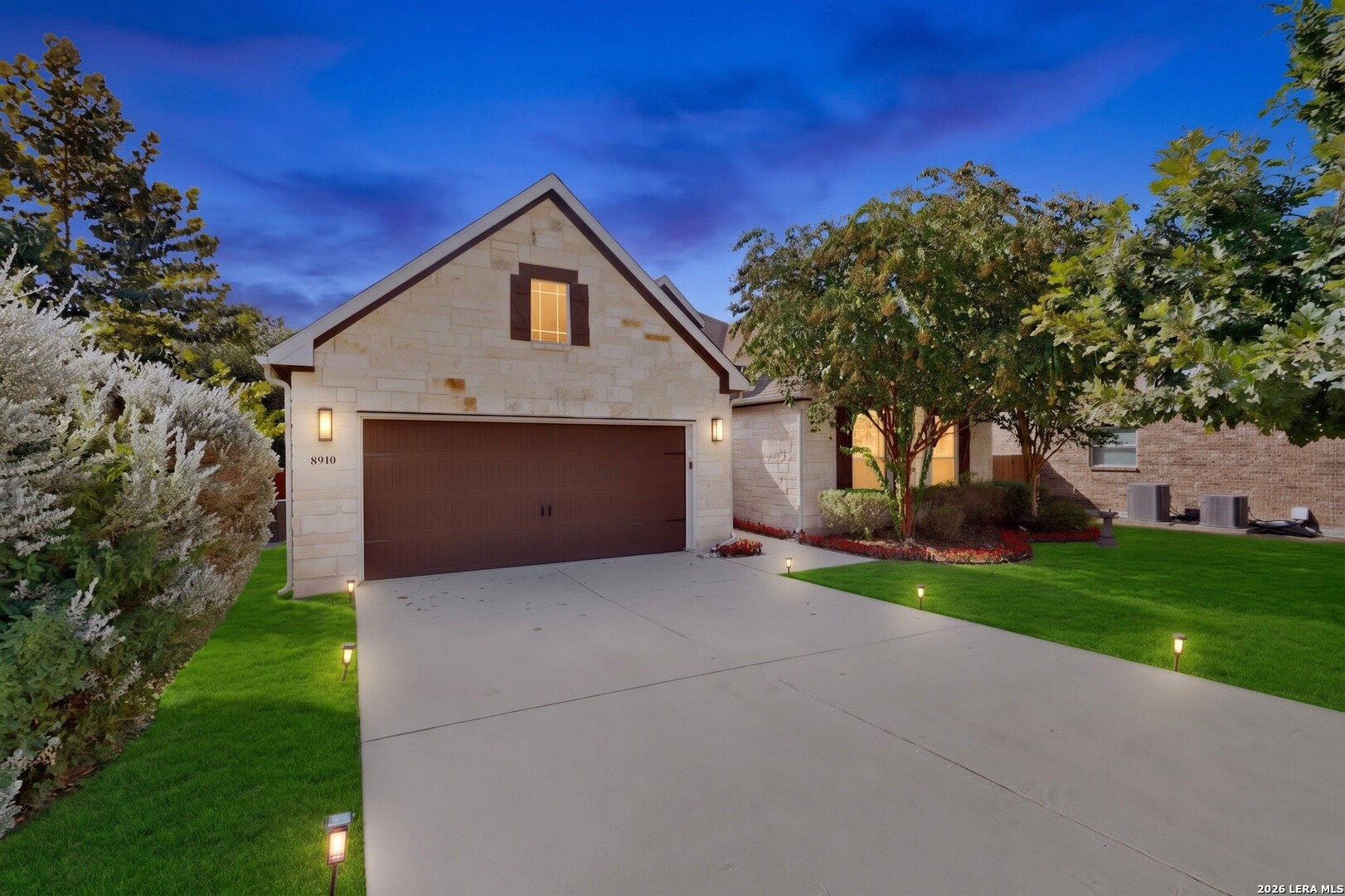 8910 Fowler Hl — photo
