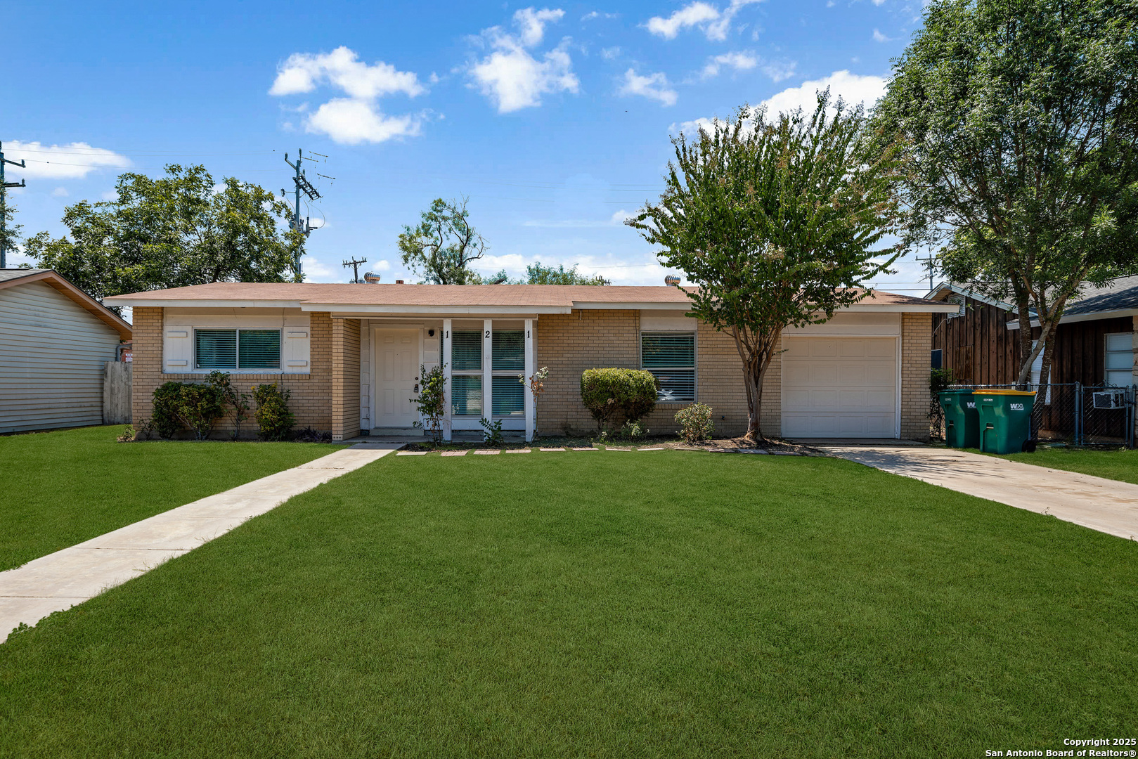 121 Rosewood Drive — photo