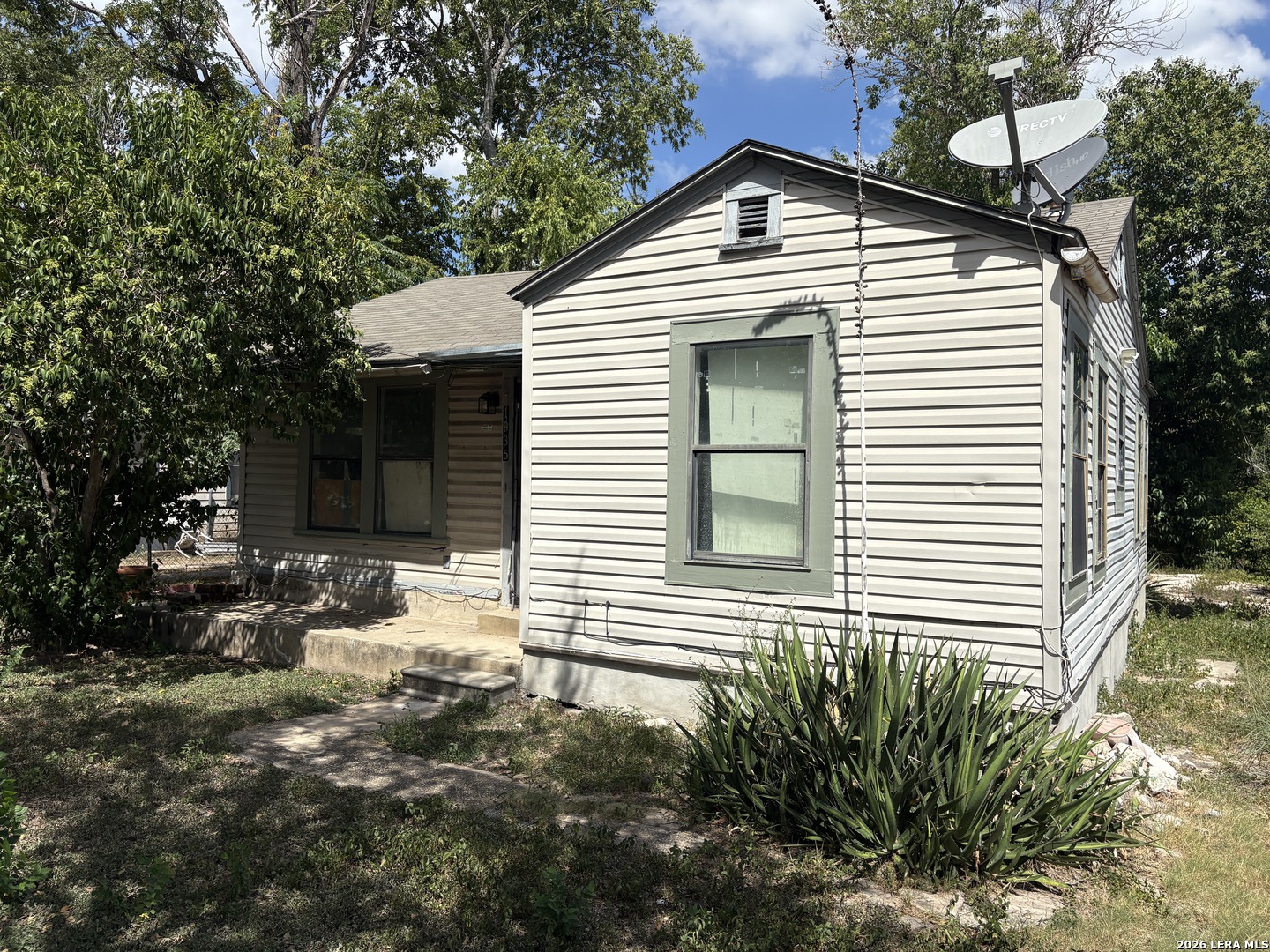 1935 Lamar Street — photo