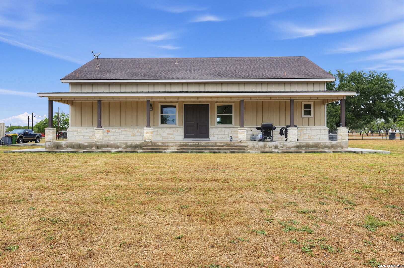 105 Oak View Drive — photo