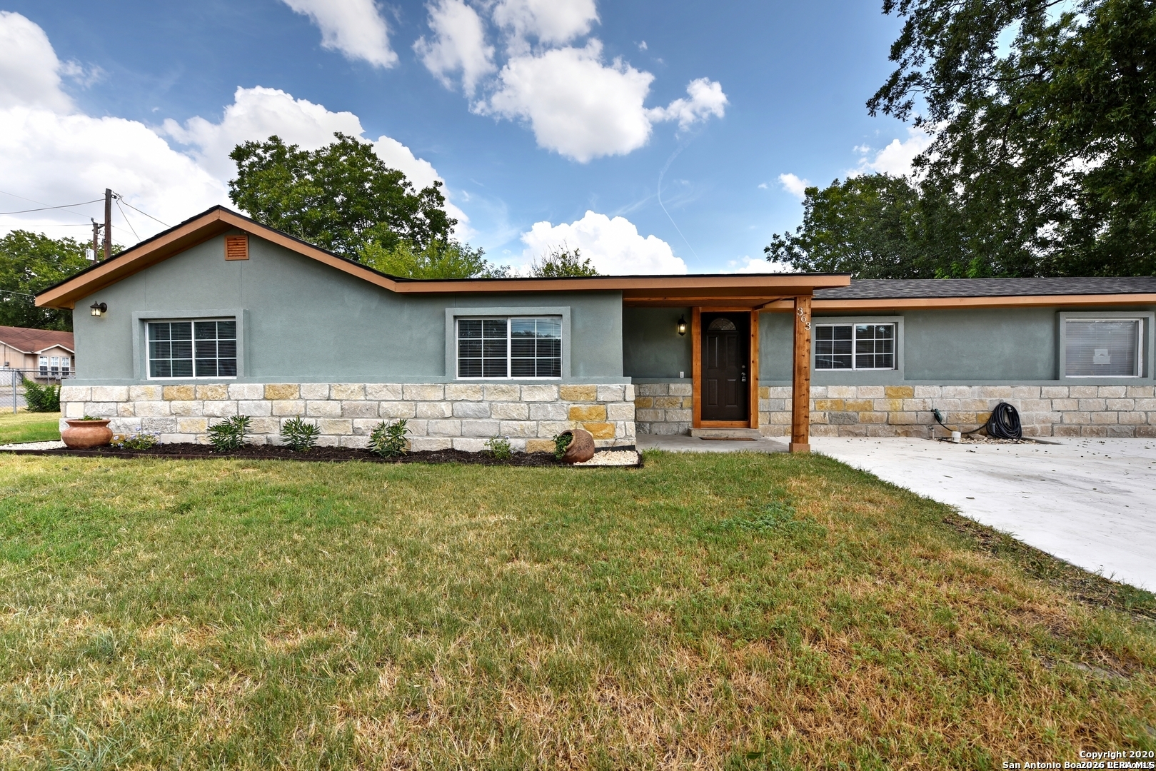 363 W Ansley Boulevard — photo
