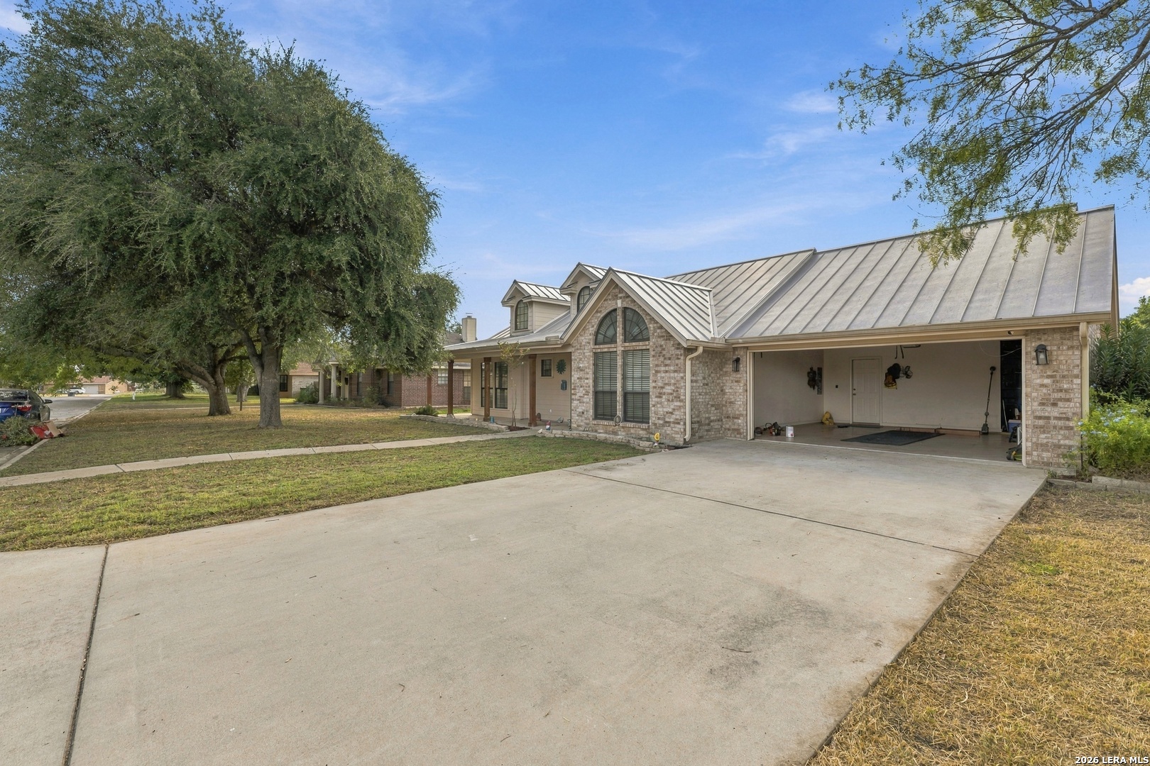 2117 Hackberry Drive, Uvalde, TX 78801 — photo 2
