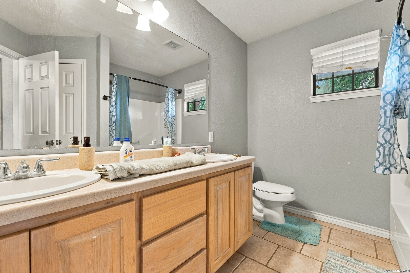 2117 Hackberry Drive, Uvalde, TX 78801 — photo 3