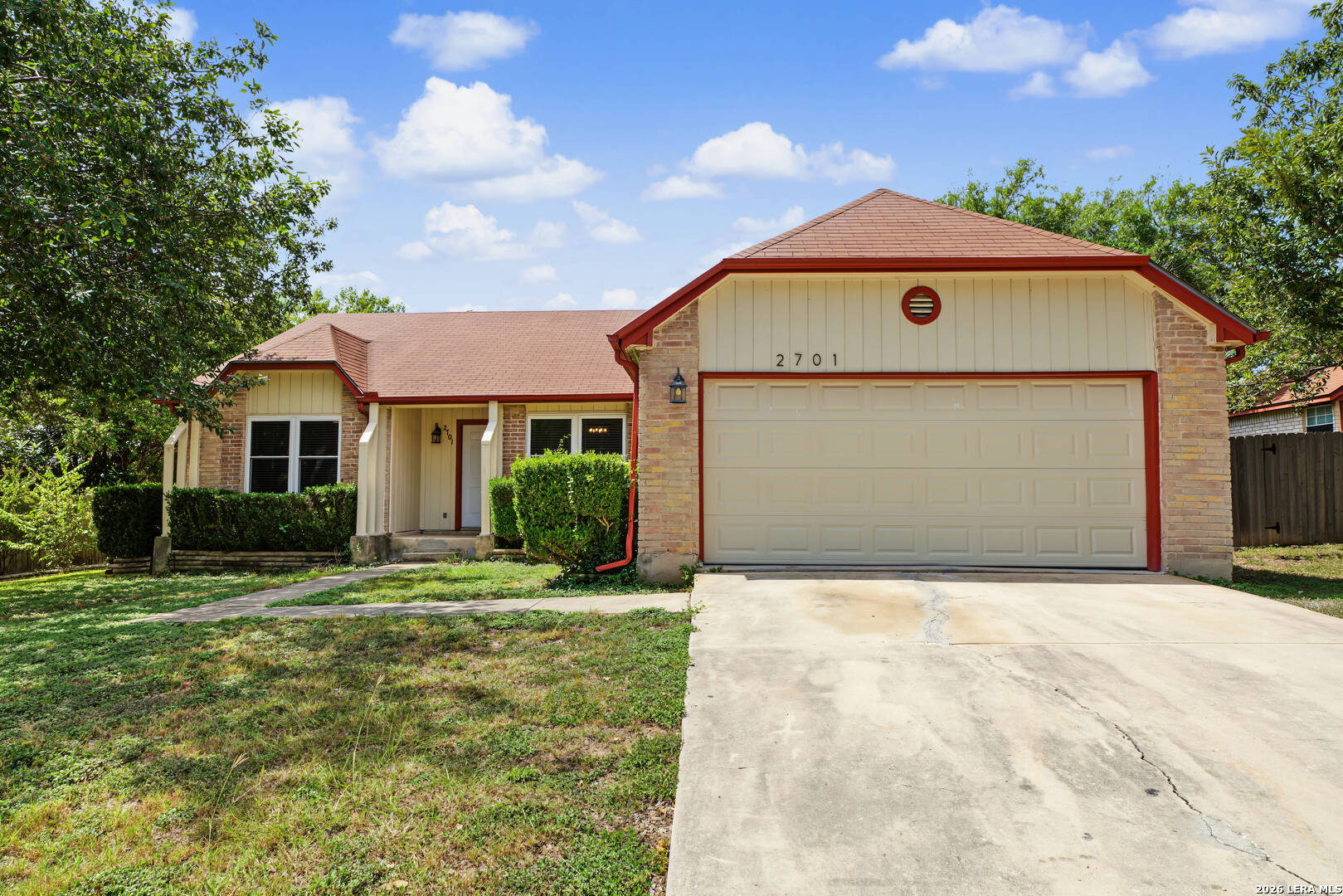 2701 Hillview Lane — photo