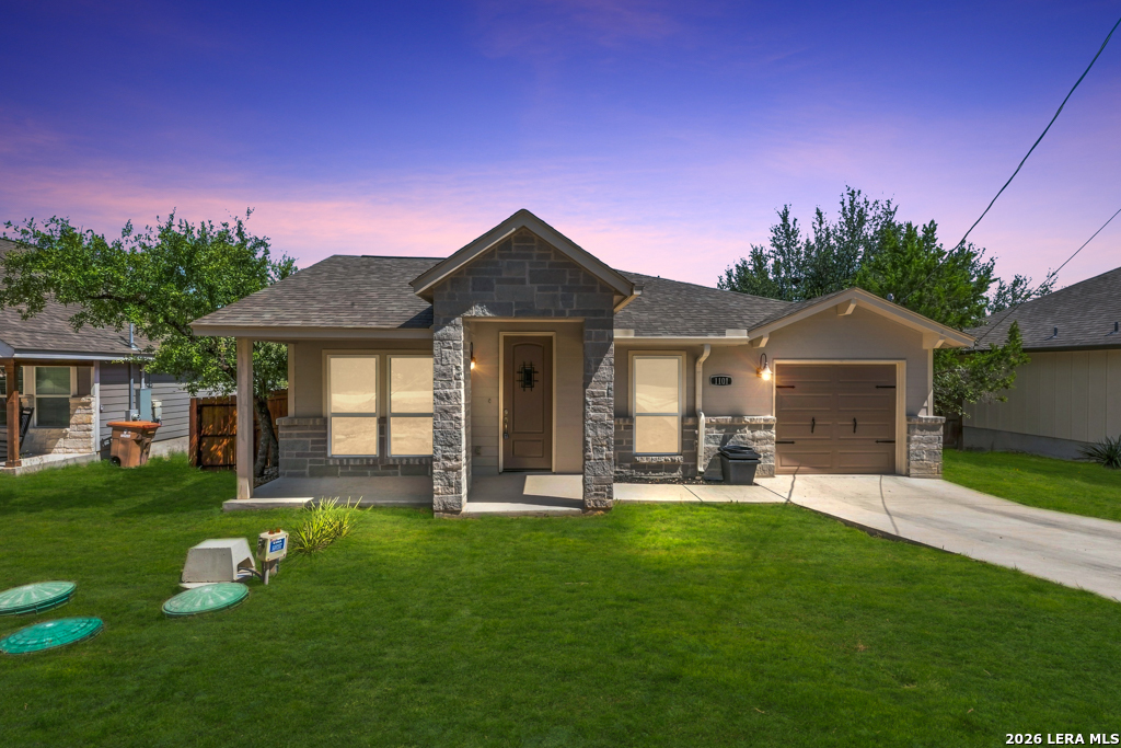 1101 Cedar Bnd — photo