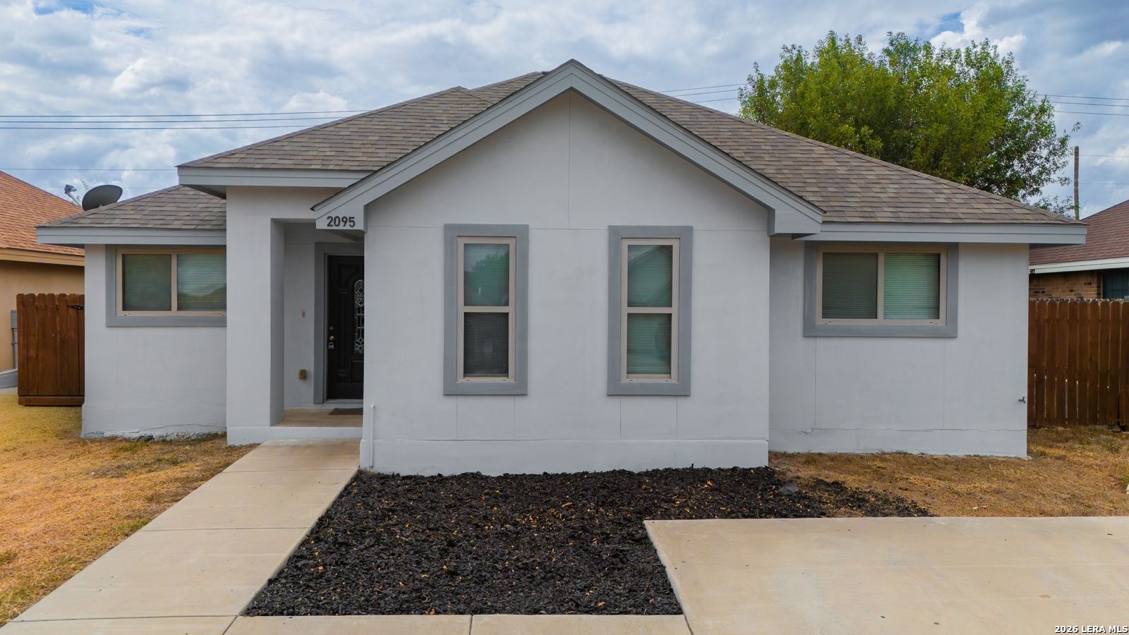 2095 Fox Borough Drive — photo