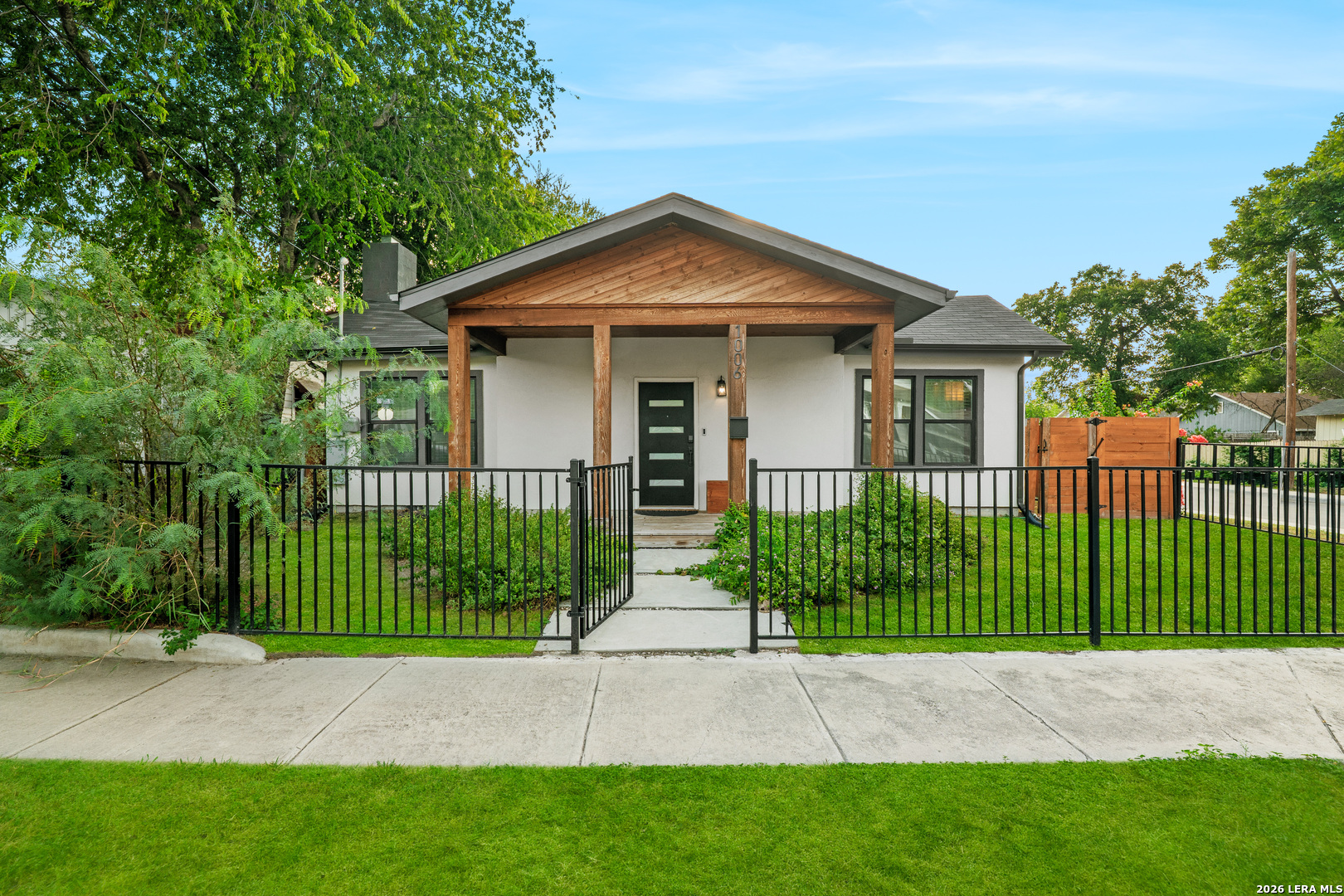 1006 S Pine Street — photo