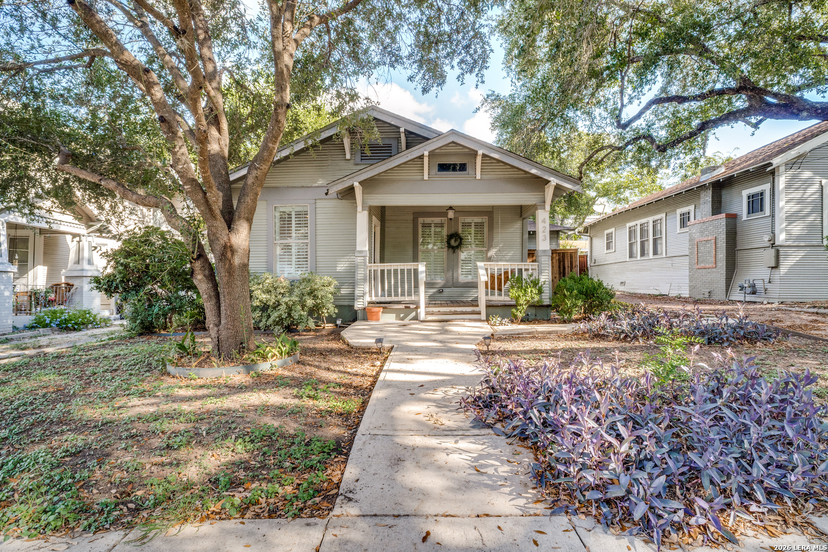 423 Queen Anne Court — photo