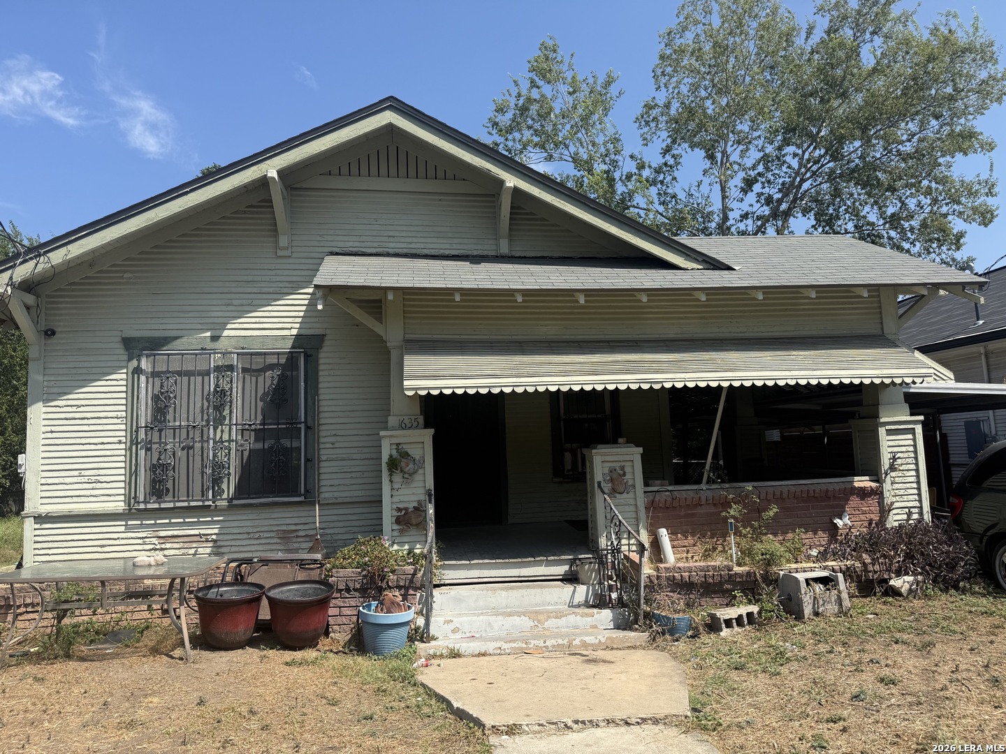 1635 Nolan — photo