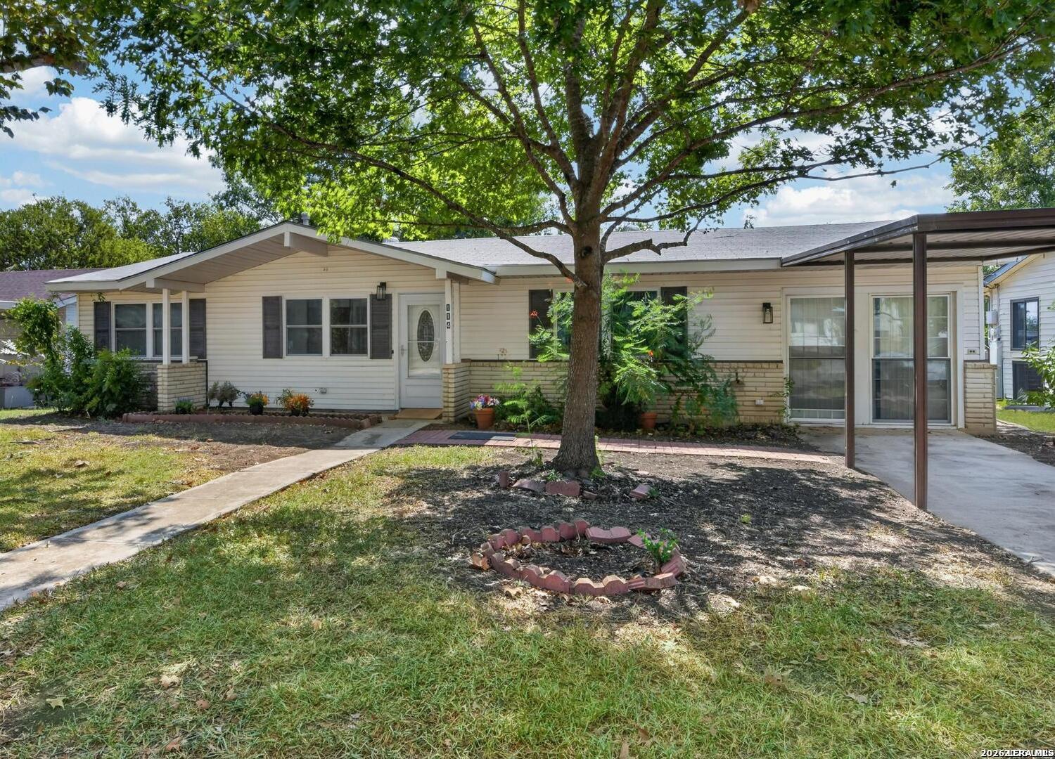 114 Hillcrest — photo