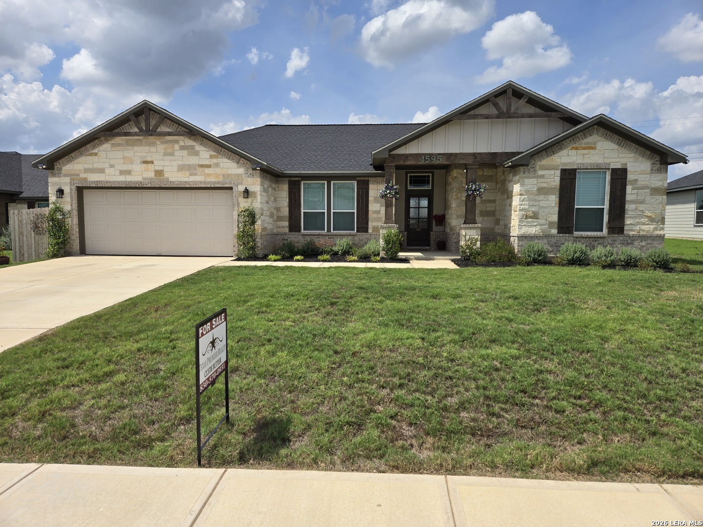 1595 Vista View Drive — photo