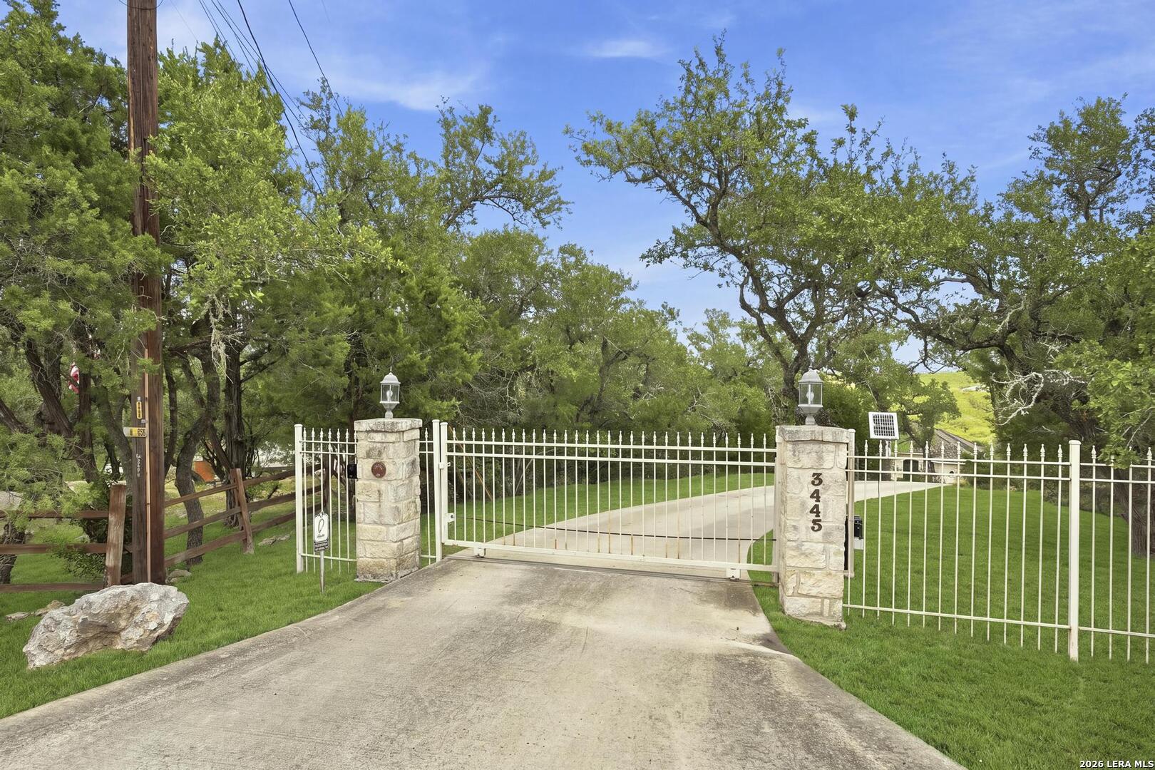3443 Mountain Loop, San Antonio, TX 78261 — photo 2