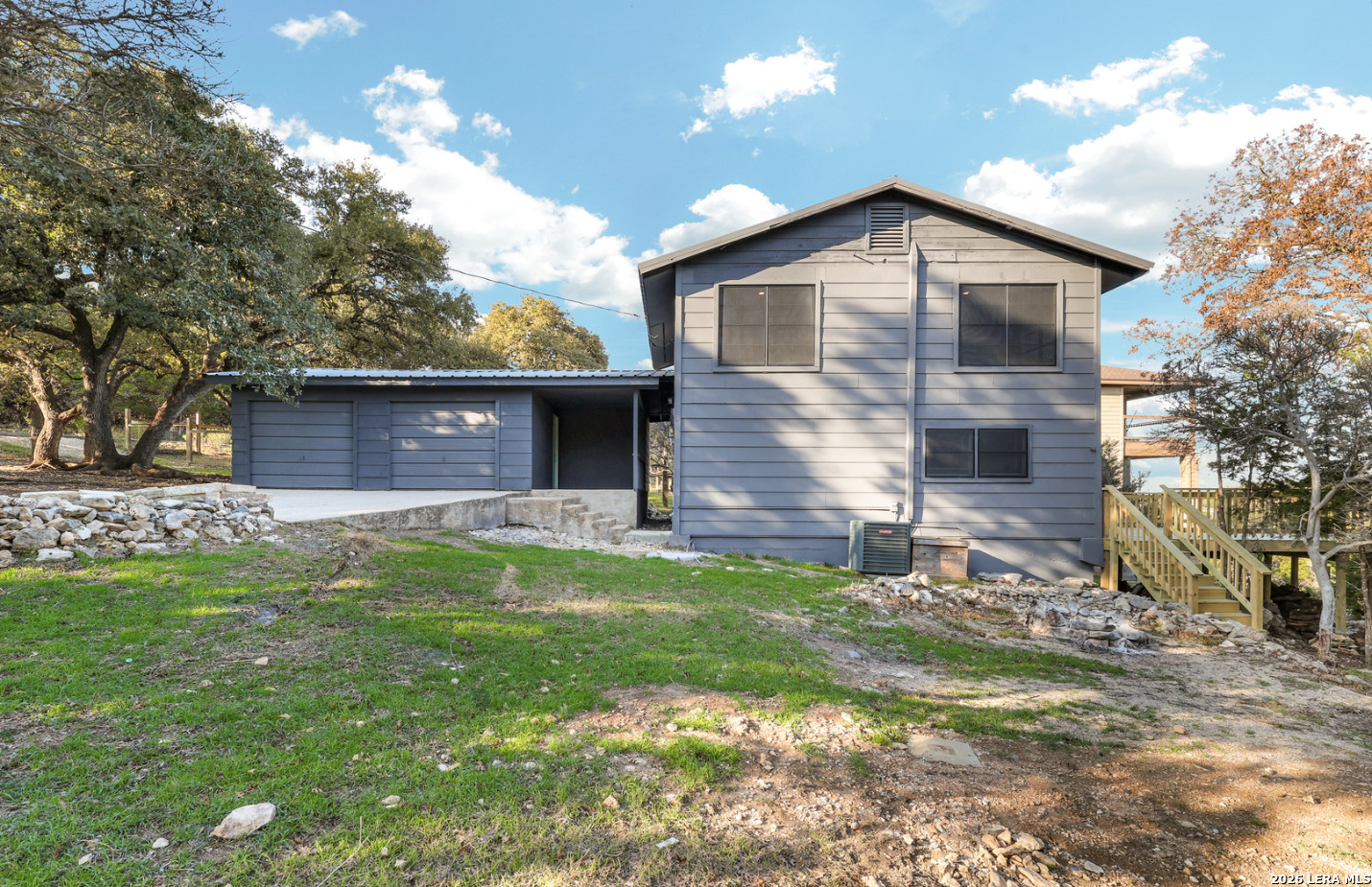 1122 Oakridge Lane — photo