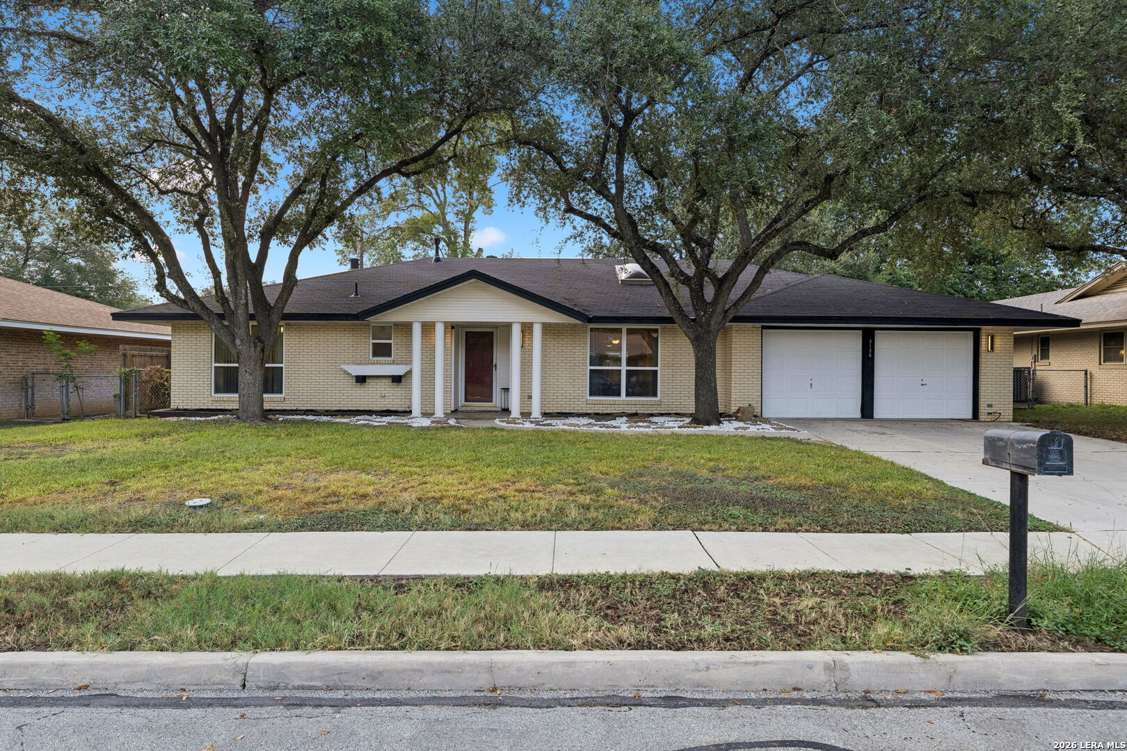 3126 Mayfair Drive — photo