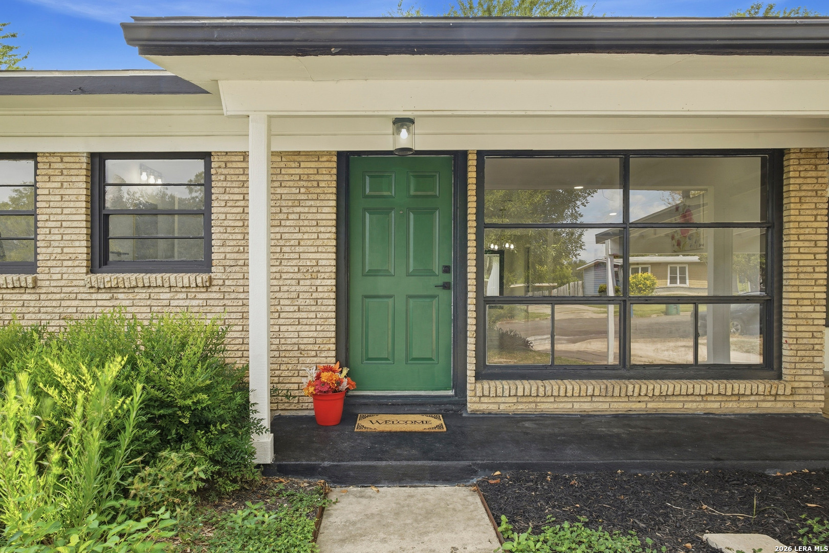 210 W Glenview — photo