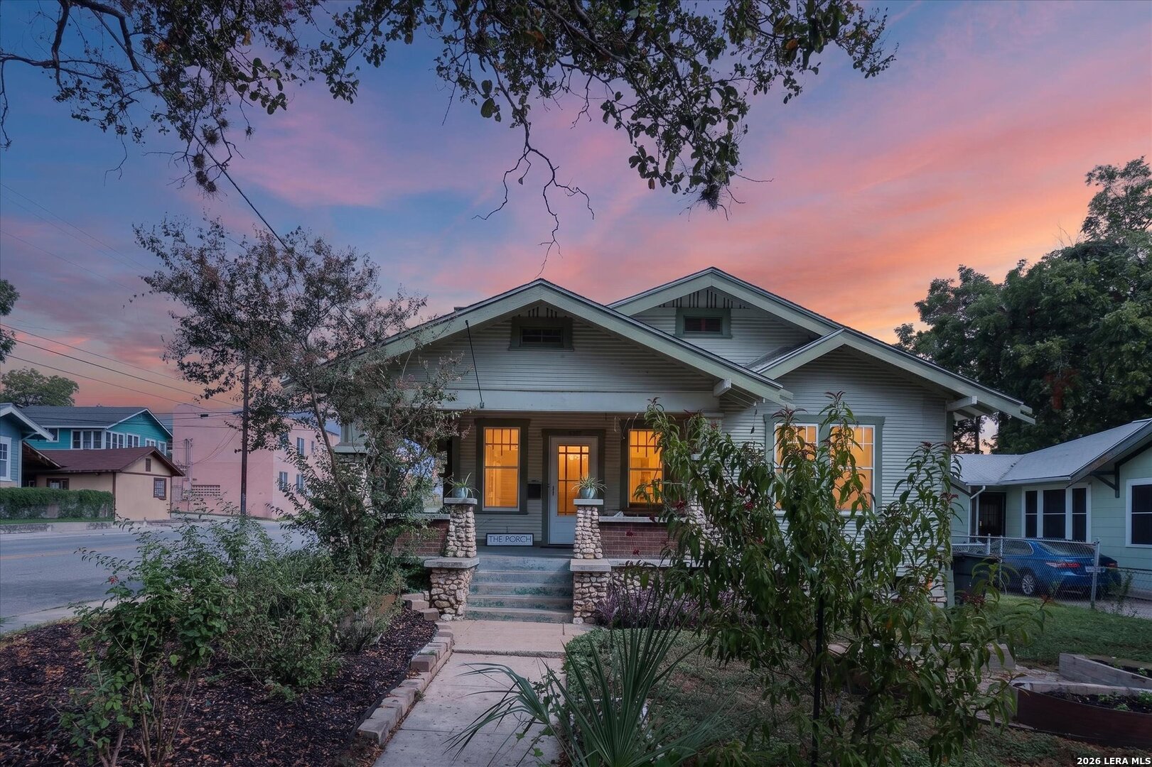 1039 W Russell Place — photo