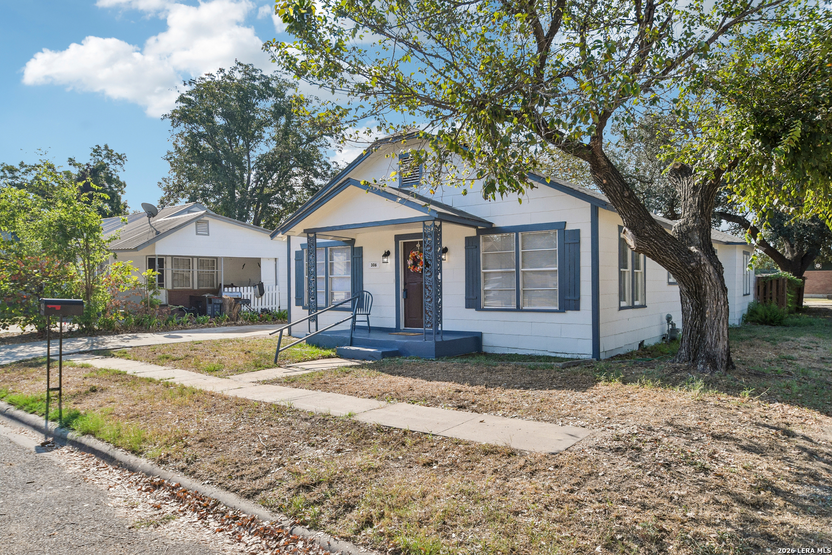 306 E Bowie Street — photo