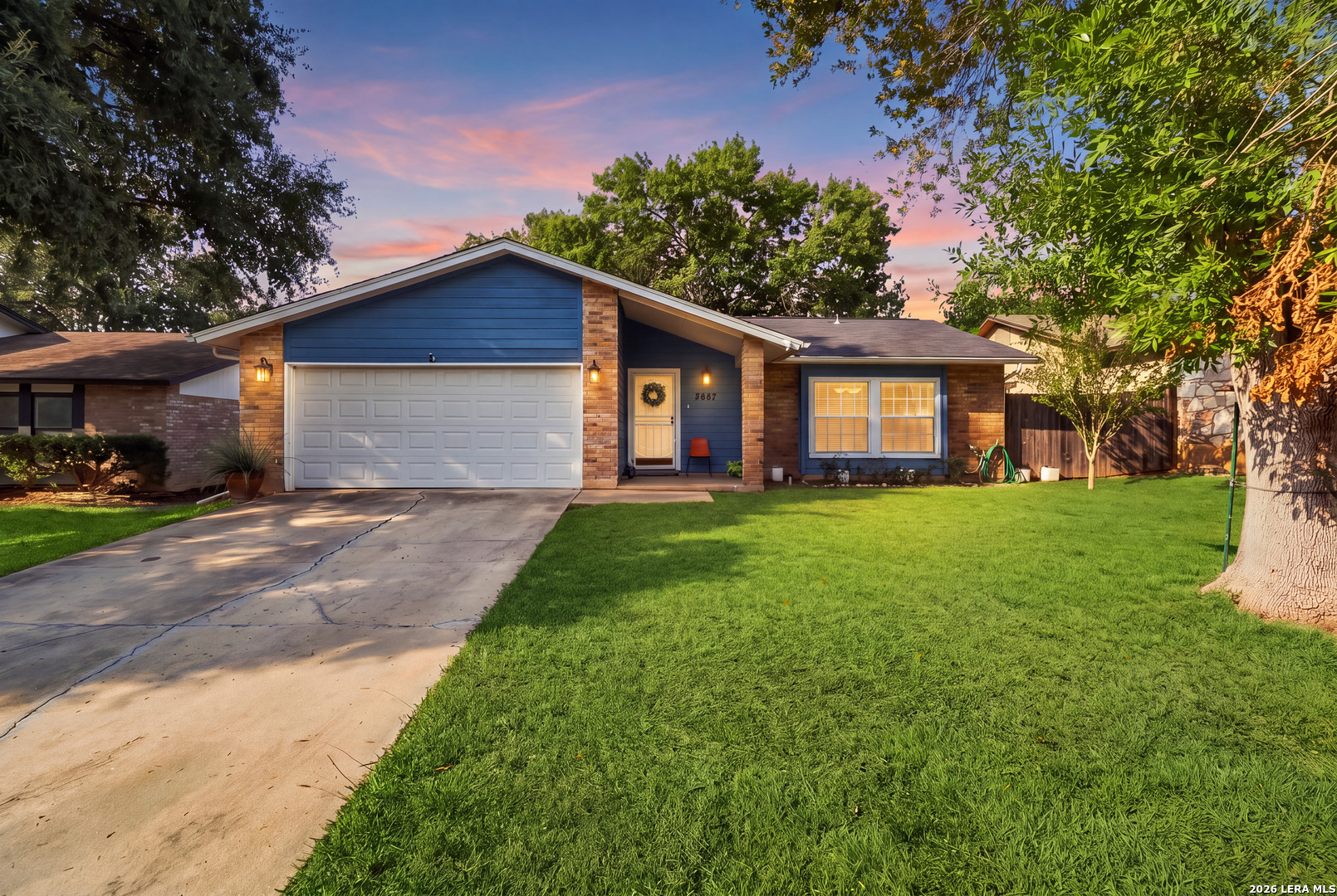 6647 Country Field Drive — photo