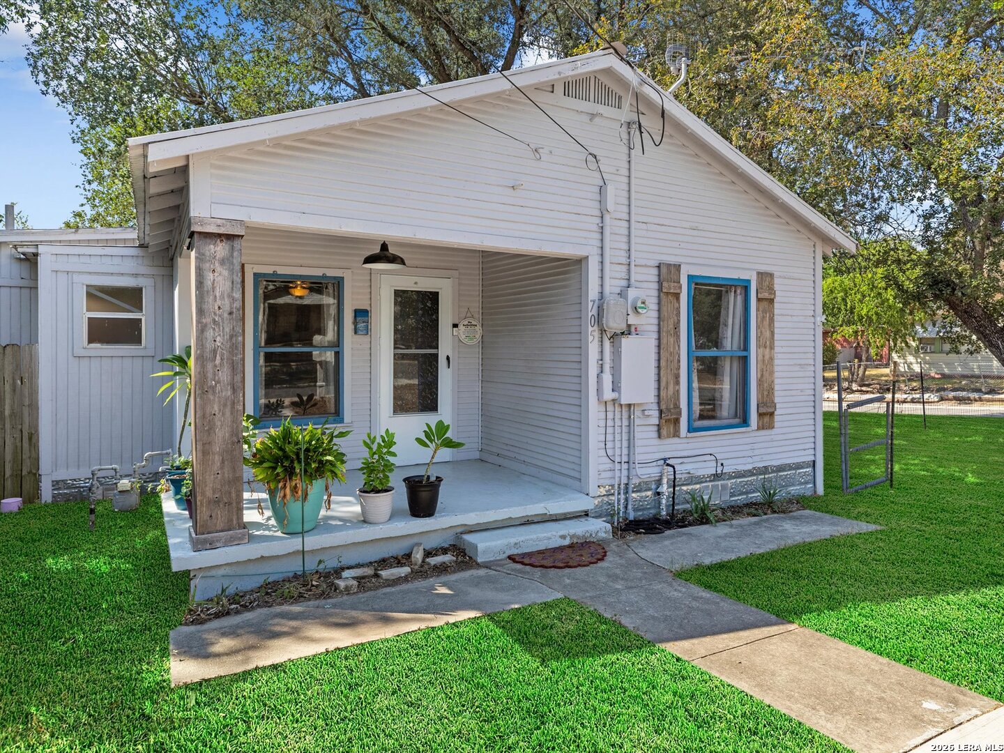 705 E Mountain Street — photo