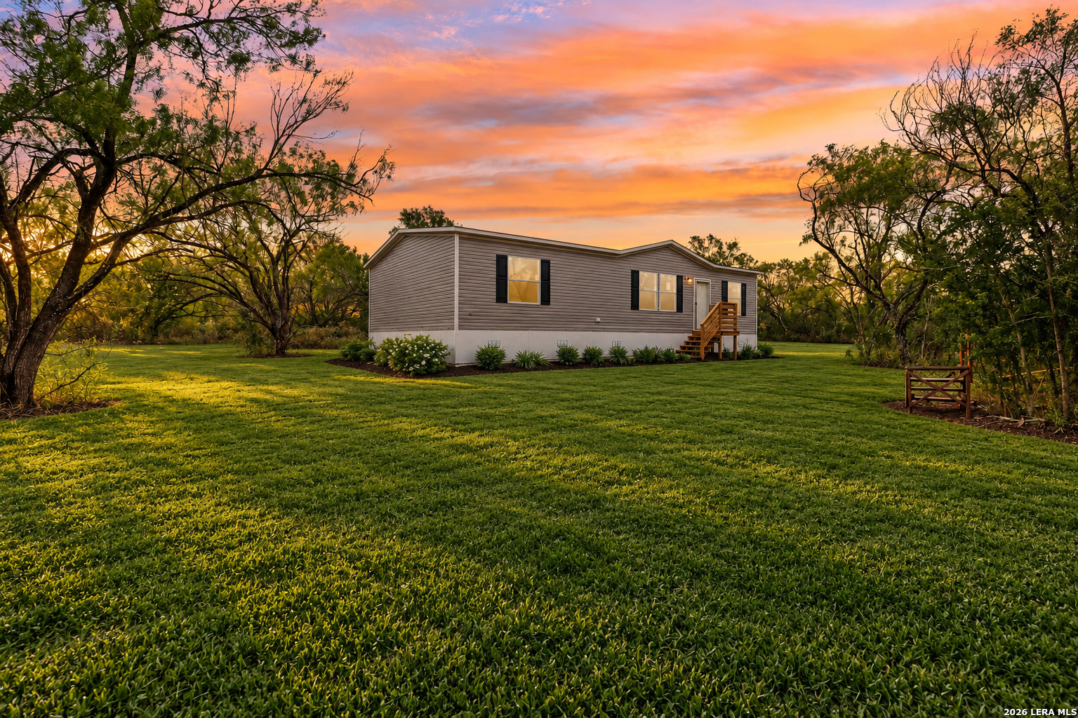 172 County Road 2667, Devine, TX 78016 — photo 2