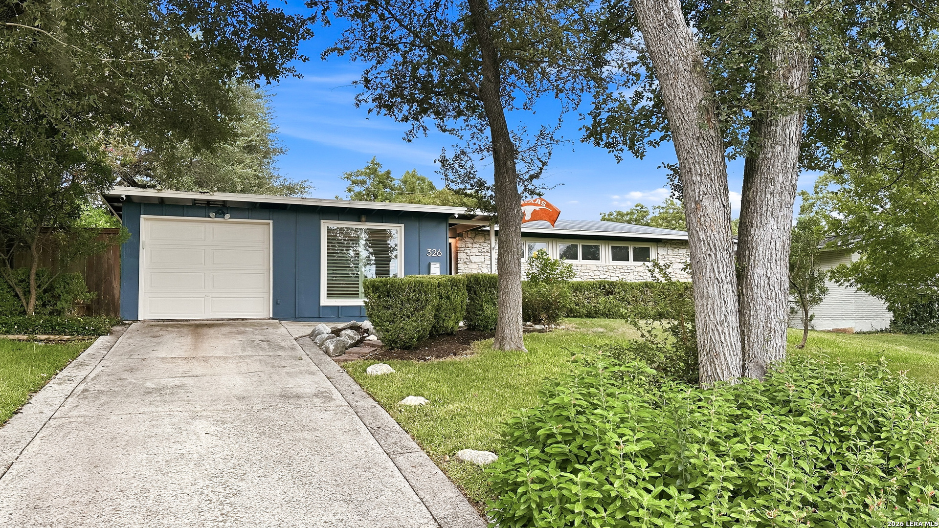 326 Burnside Drive — photo