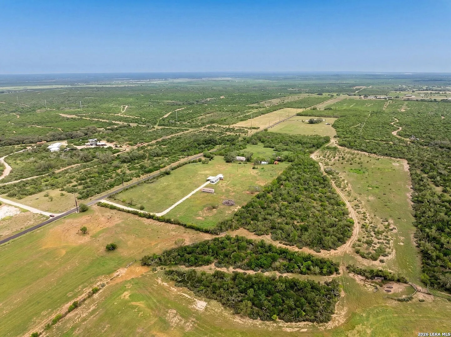 2759 County Road 467, Devine, TX 78016 — photo 3