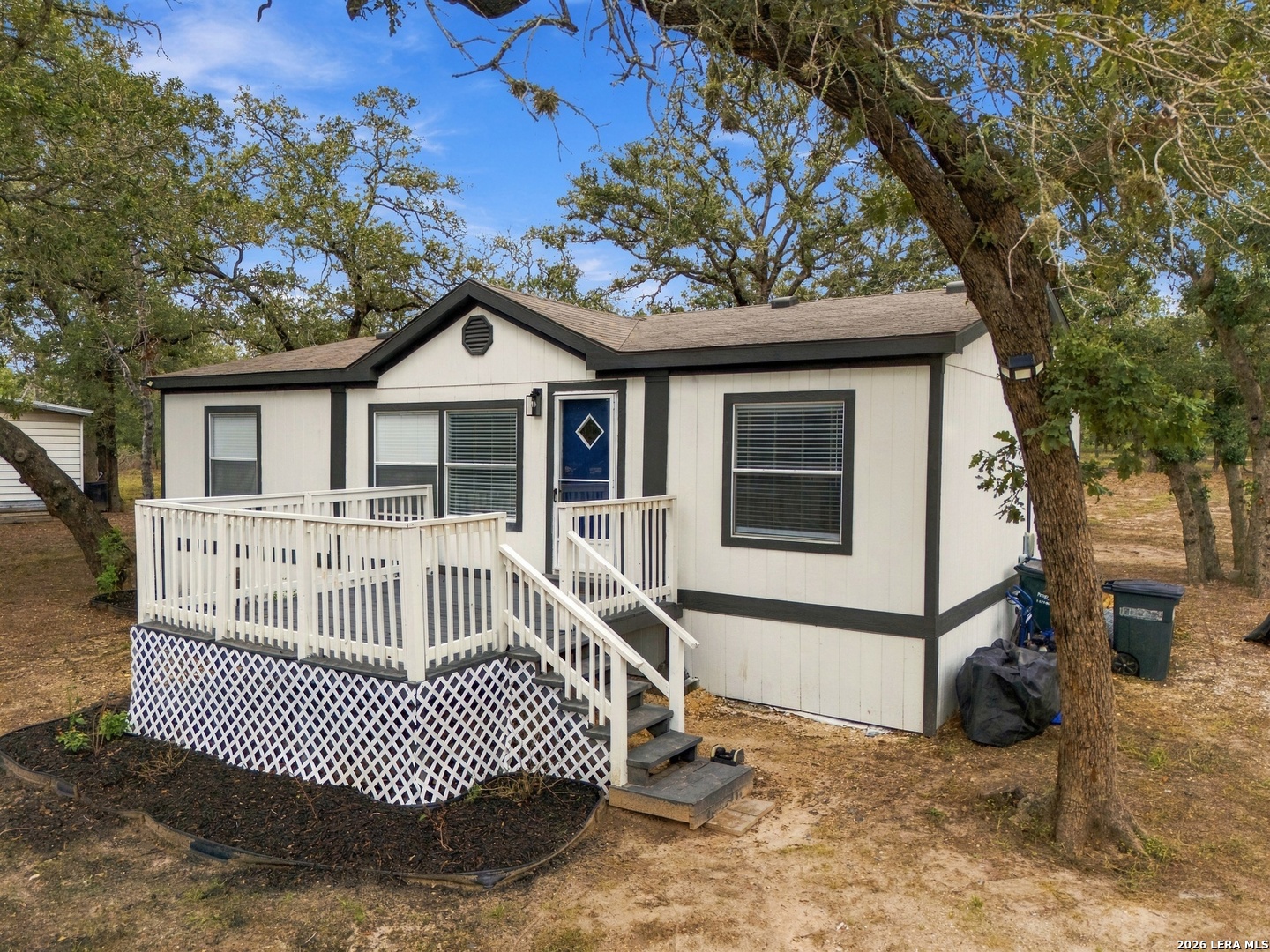 115 Dinks, Seguin, TX 78155 — photo 2