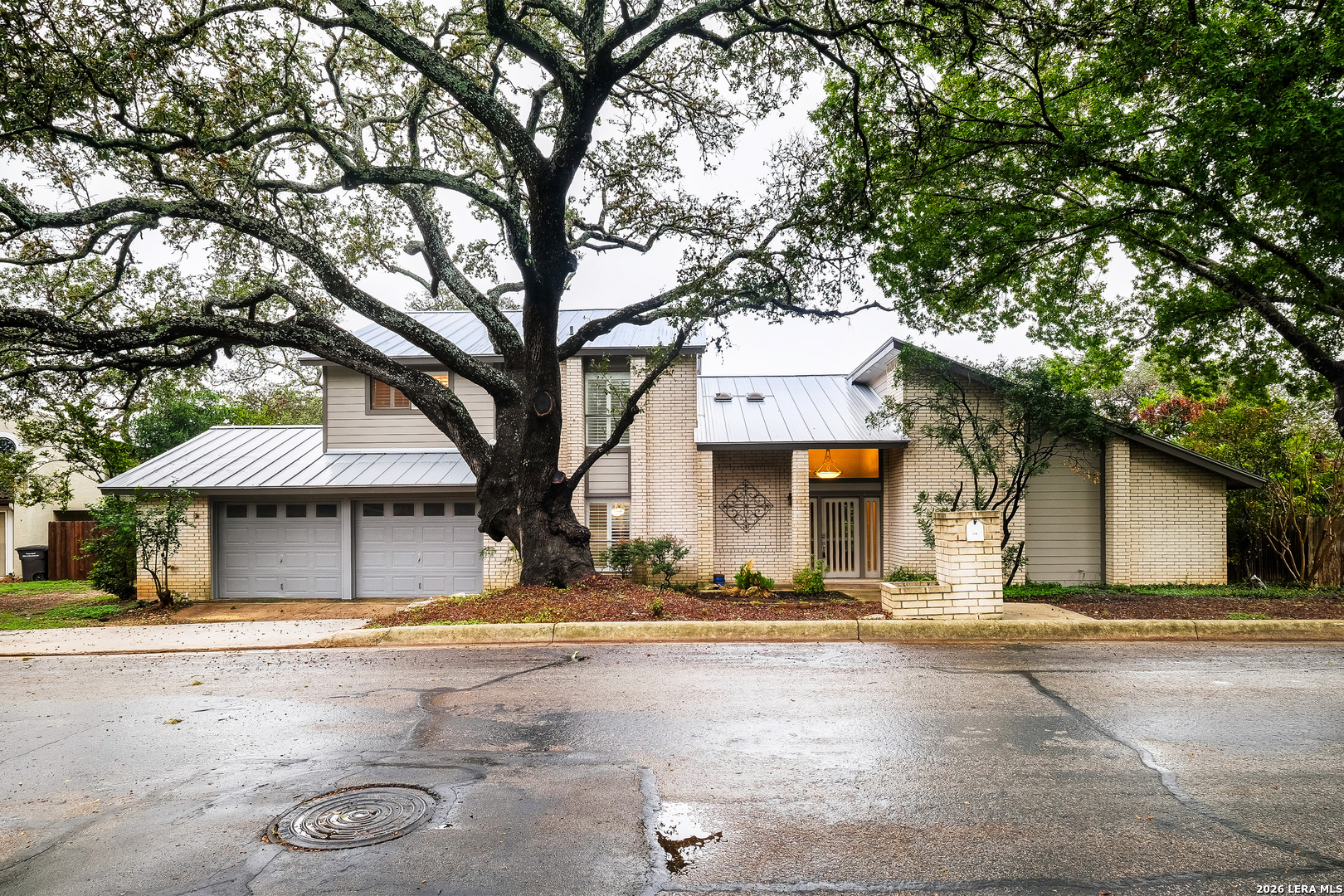 318 Country Wood Drive — photo