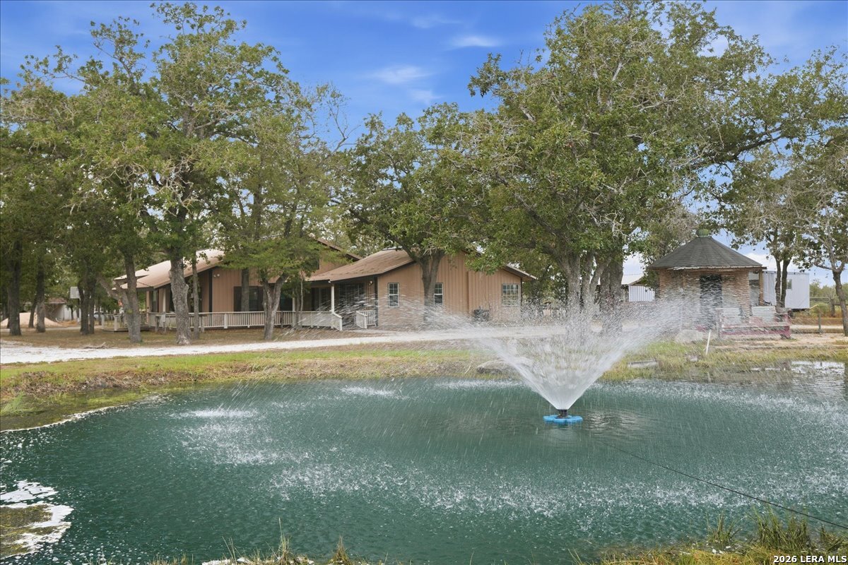 7686 US Highway 90a E — photo