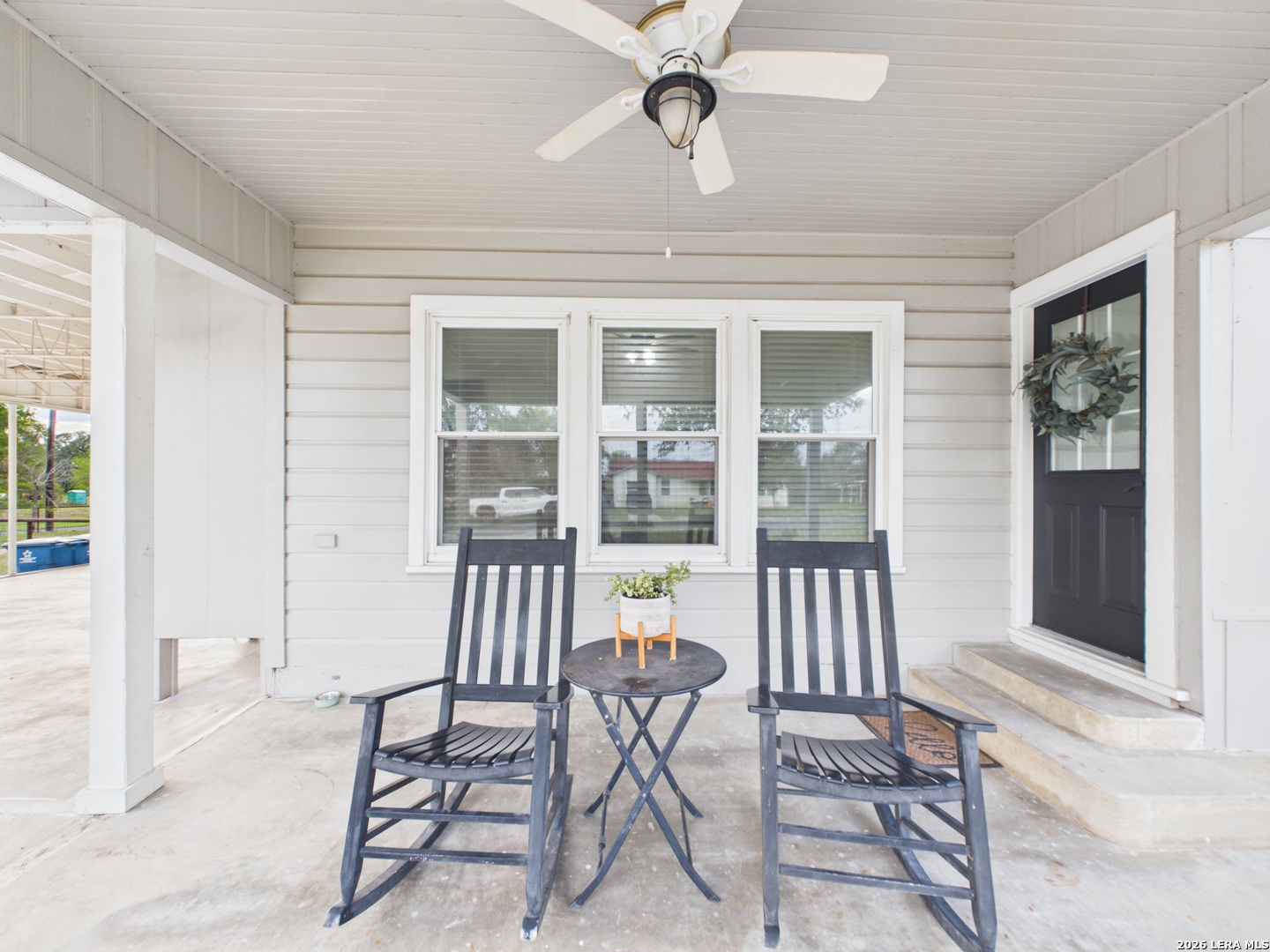 112 Live Oak, Poth, TX 78147 — photo 2