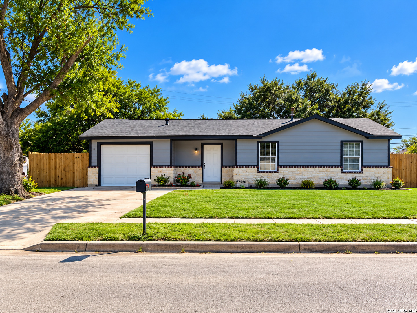 6930 Apple Valley — photo