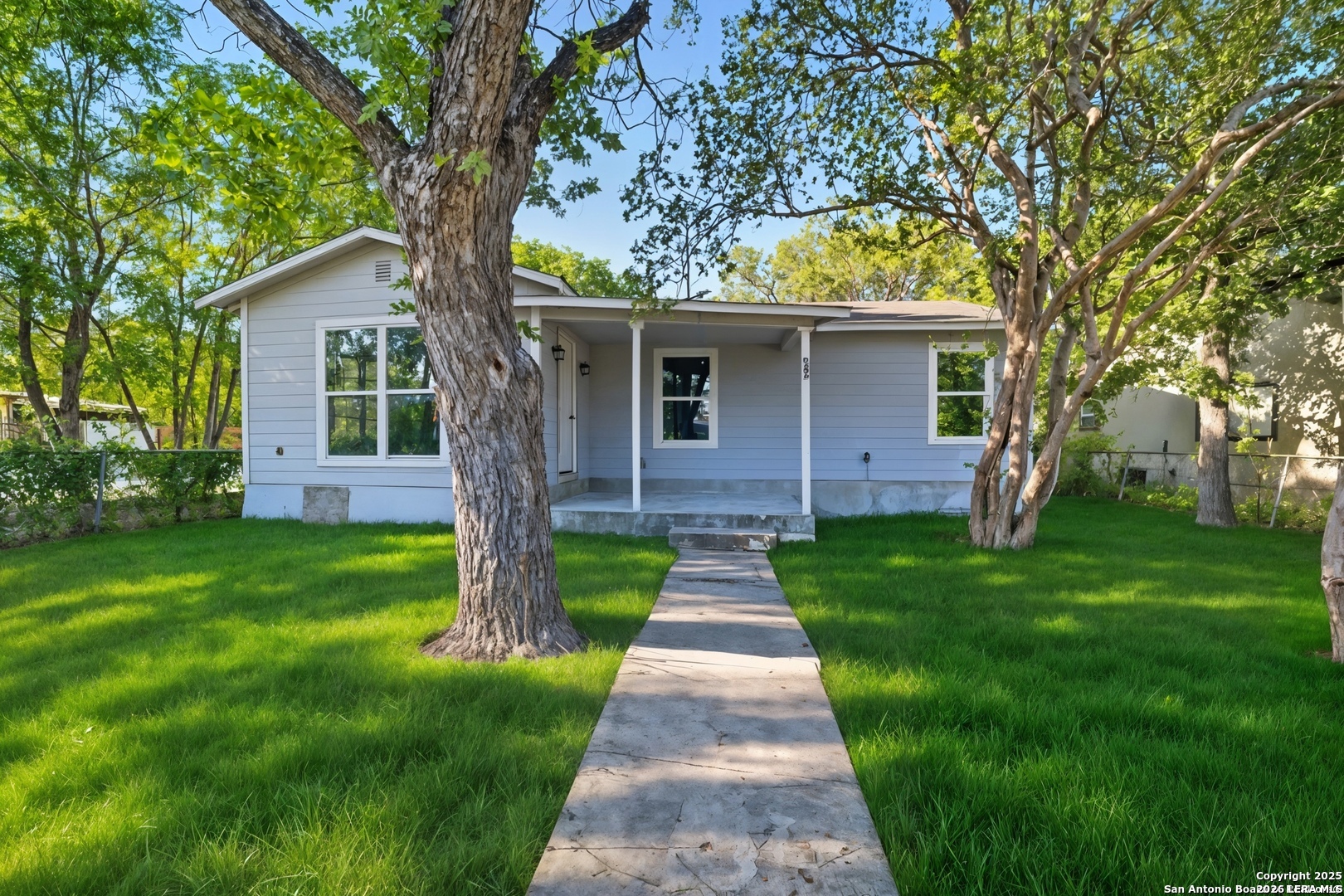 835 Aaron Place — photo