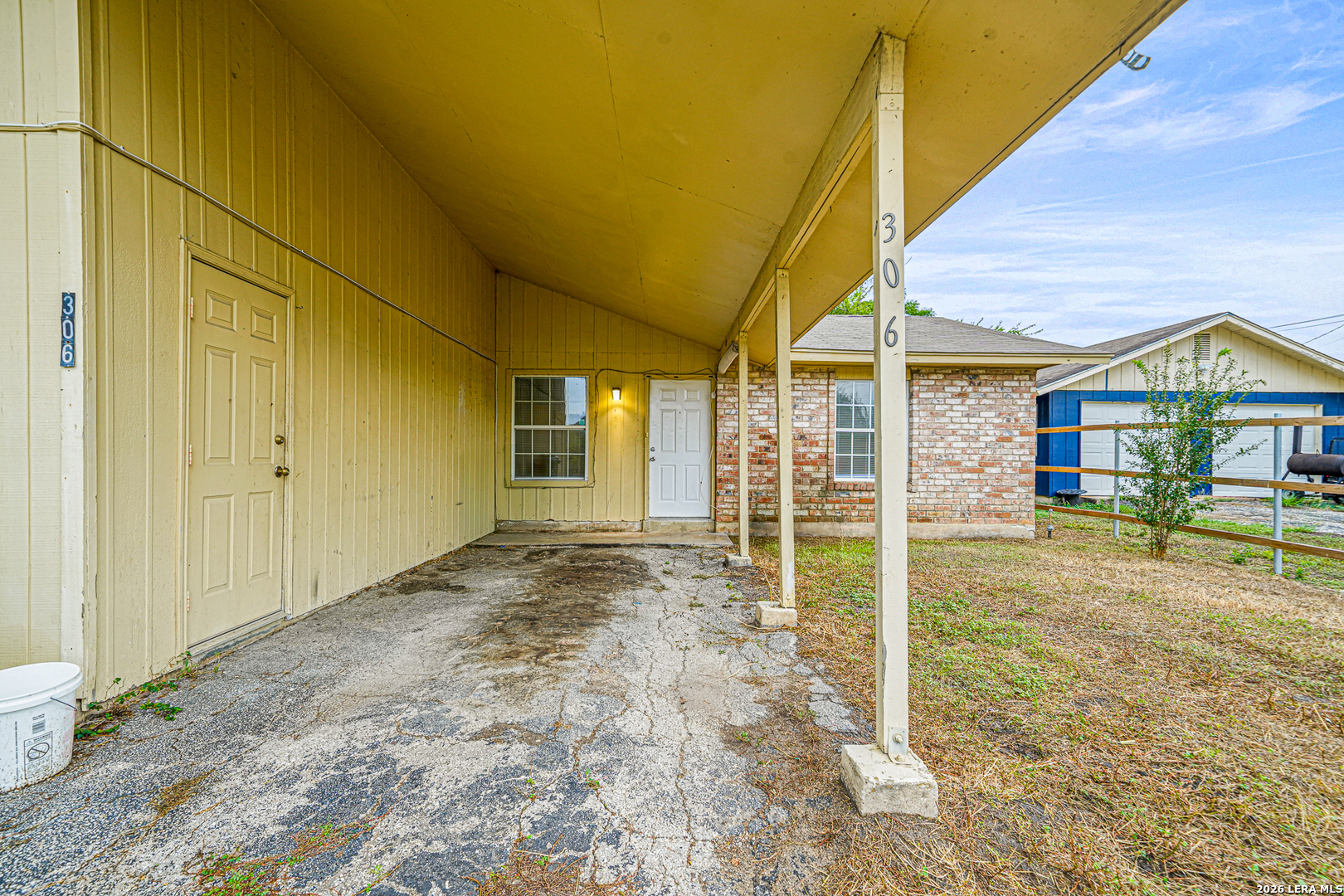 306 N Seguin Road — photo