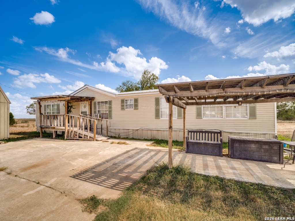 264 County Road 7710, Devine, TX 78016 — photo 2