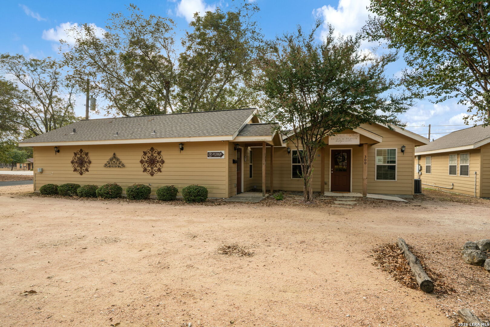 916 E Blanco Road, Boerne, TX 78006 — photo 2