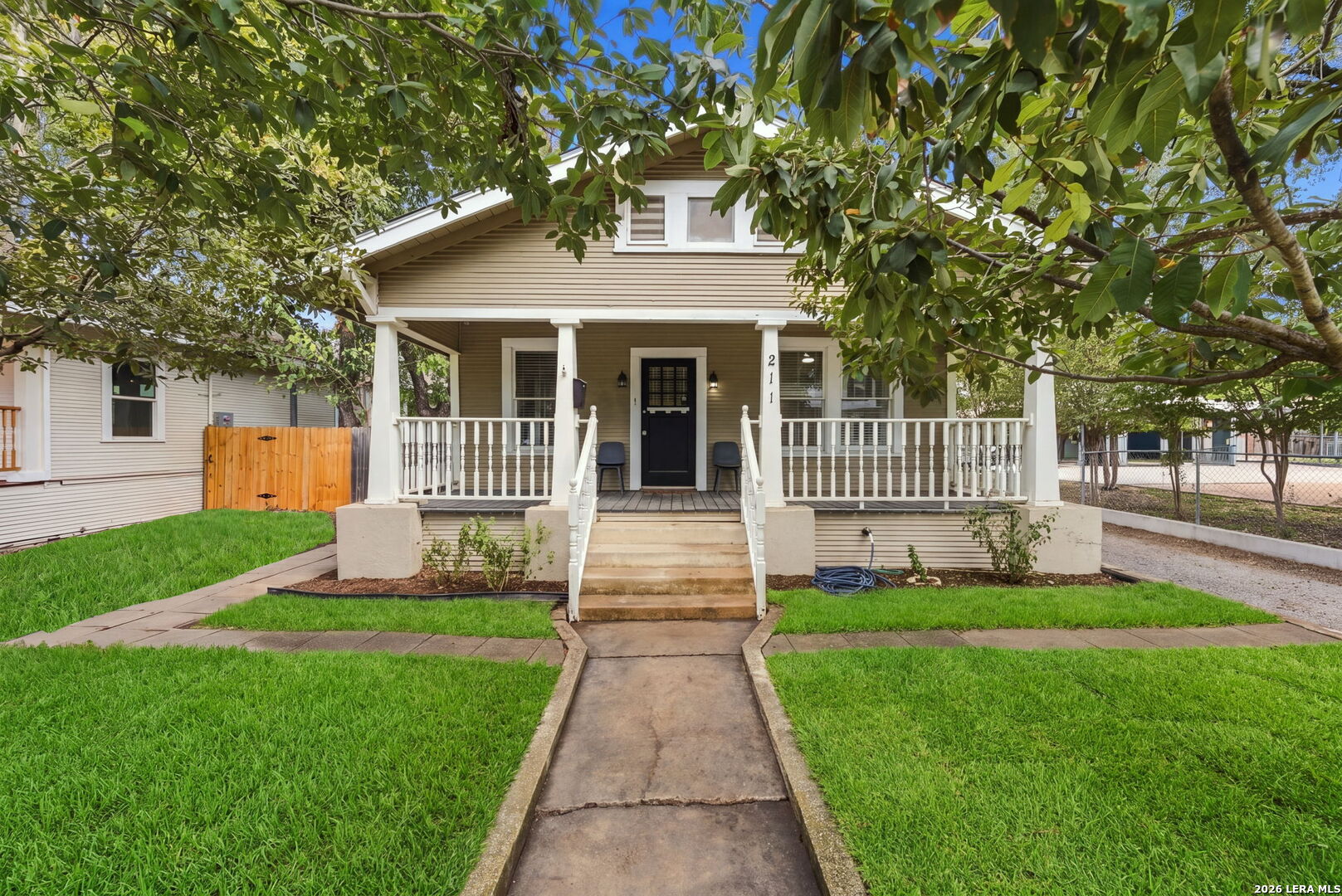 211 Eleanor — photo