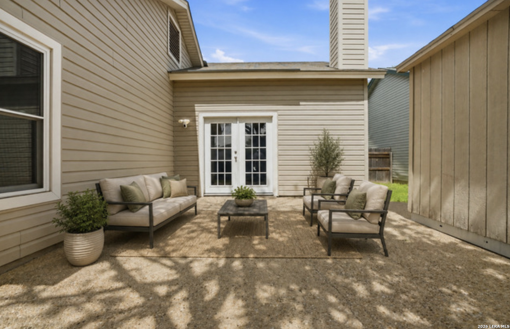 3026 Beacon Fld — photo