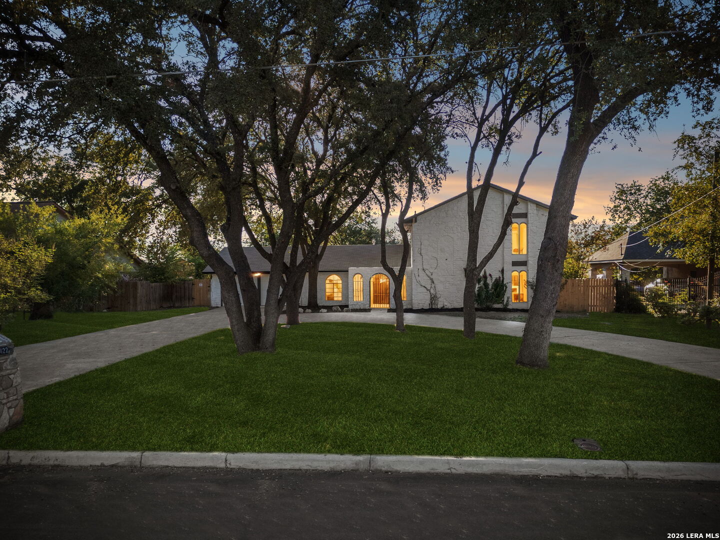 1422 E Sunshine Drive — photo