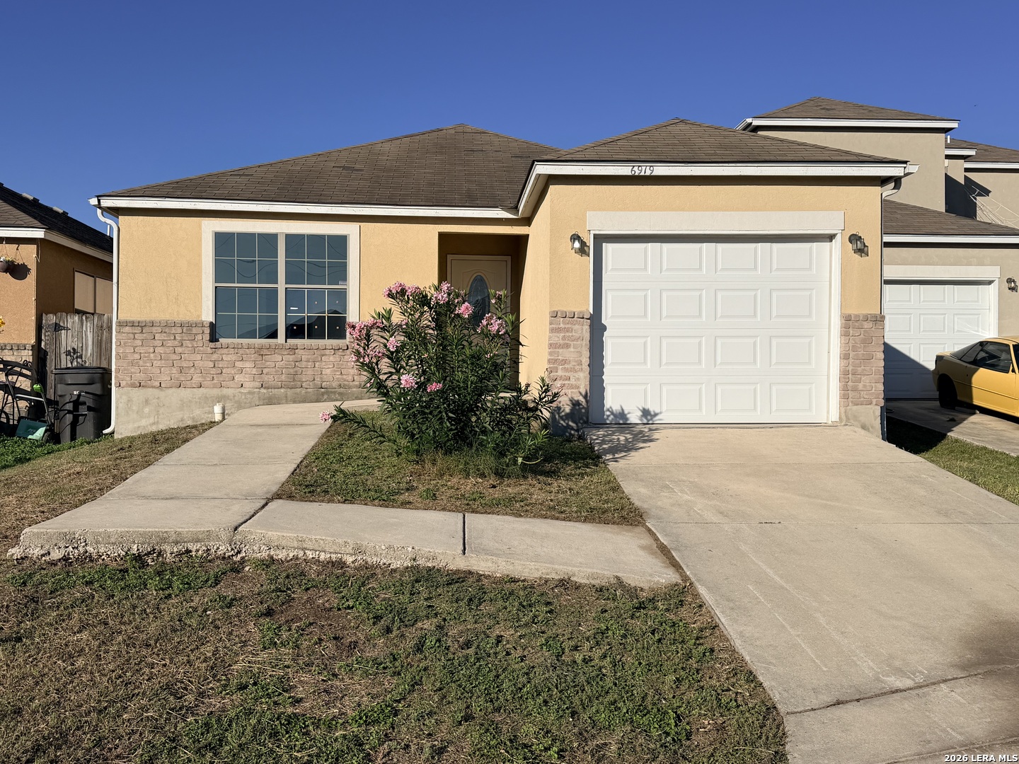 6919 Hallie — photo