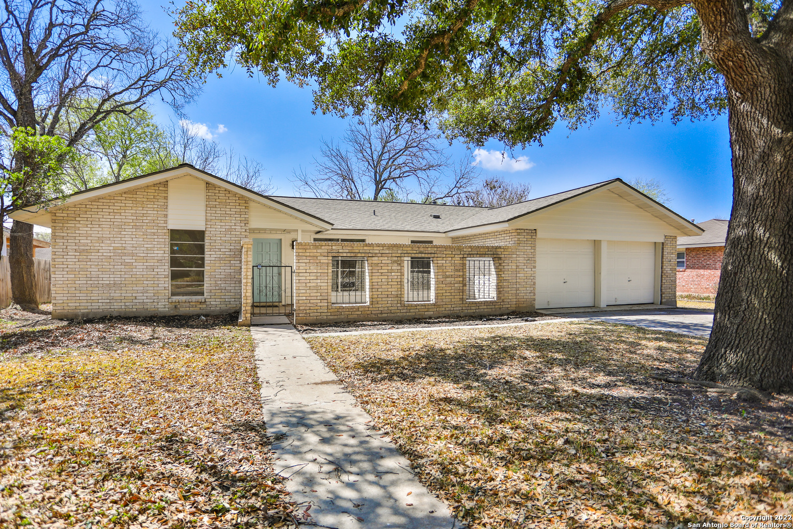 131 Creekside Drive — photo