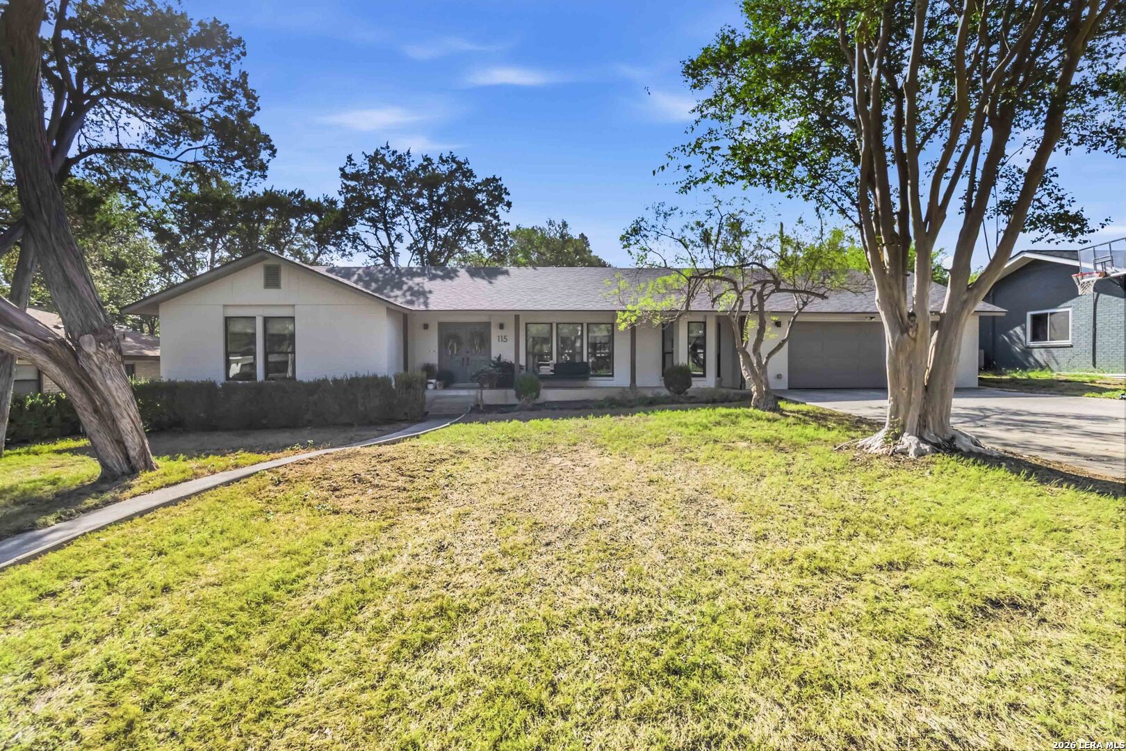 115 W Tanglewood Drive — photo